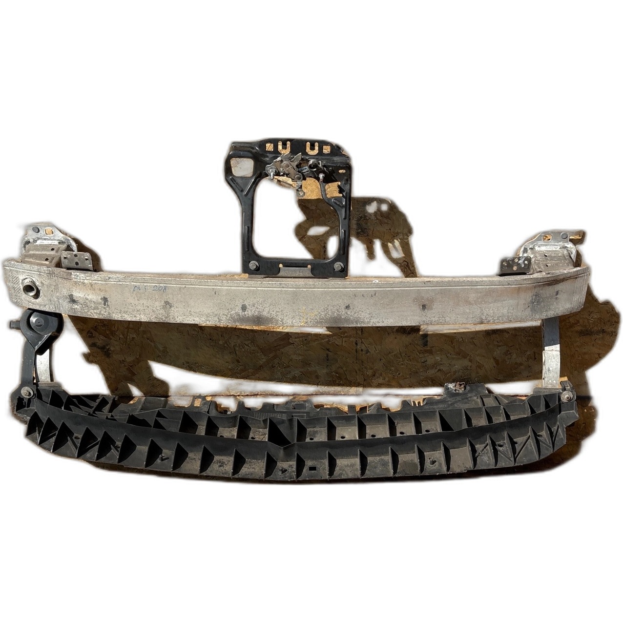 sider bar, wall front Peugeot 208 and
