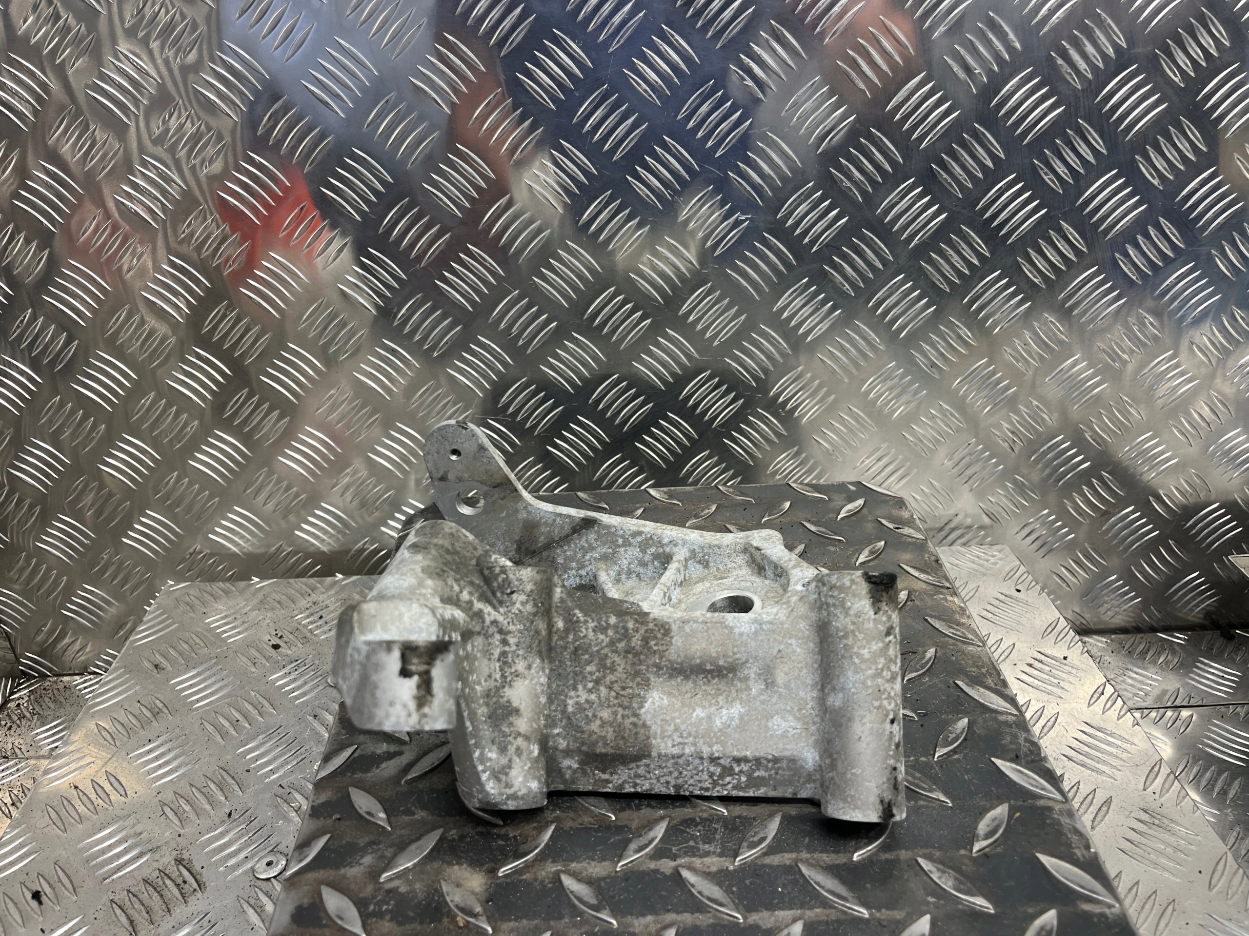 engine mount VOLVO XC90 II 2019 2.0 B 31430470