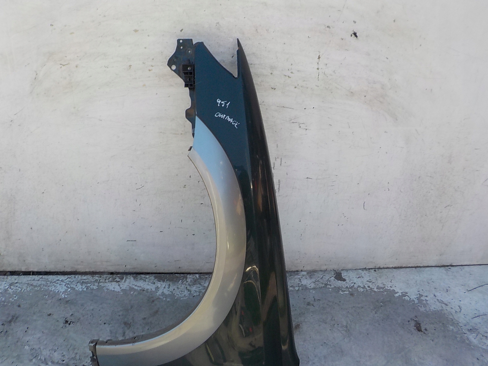 951 SUBARU OUTBACK fender left front front