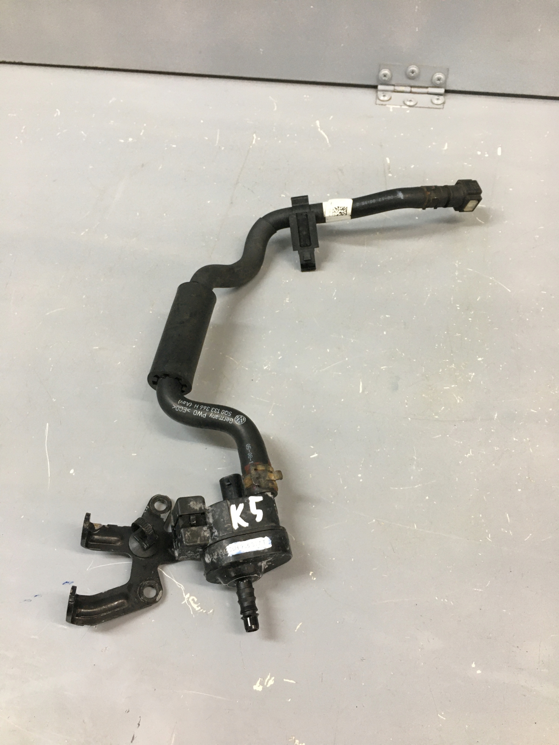 06H906517T - LEON III ВАКУУМНЫЙ КЛАПАН ШЛАНГ ТРУБКА 2,0 TSI