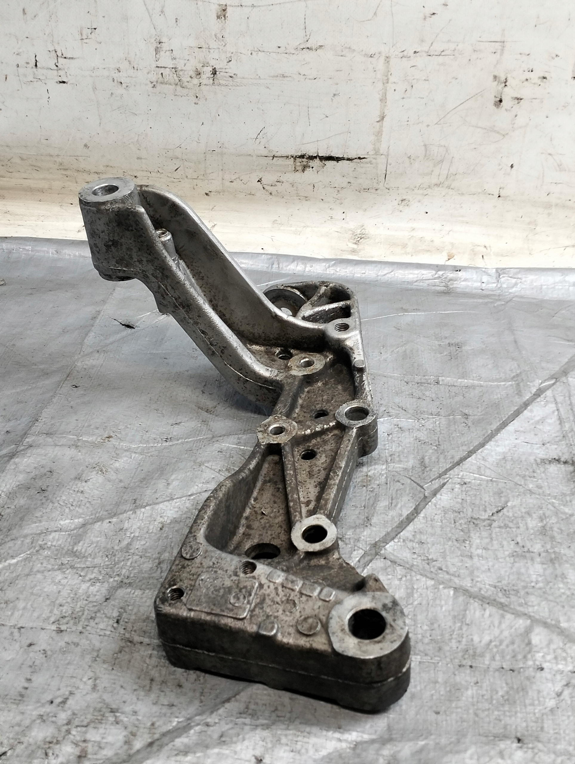 console arms left front SEAT ALTEA 05r 1K0407153G