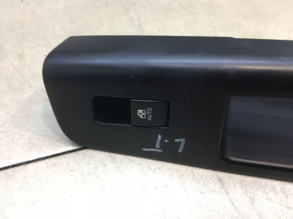 PANEL windows left rear part KIA CEED and 82351-1H000