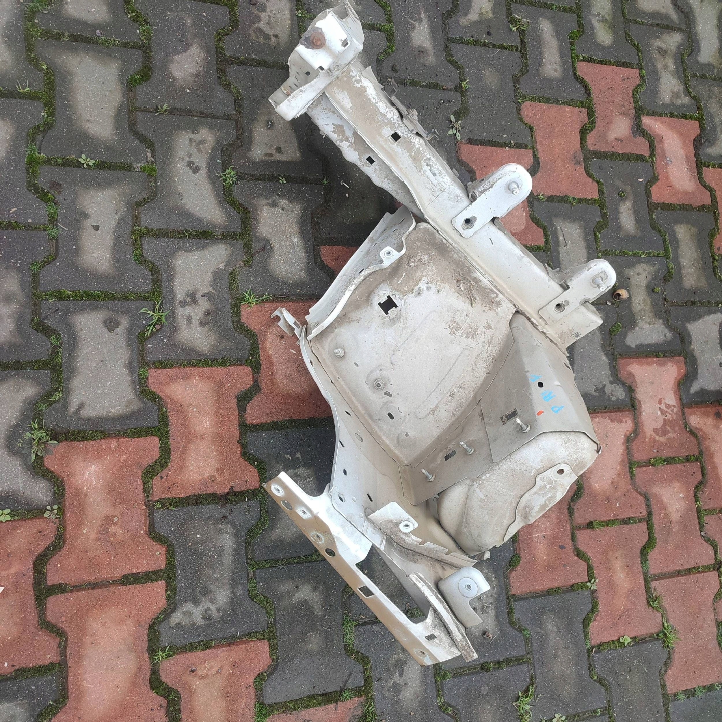 quarter front side right Peugeot Rifter