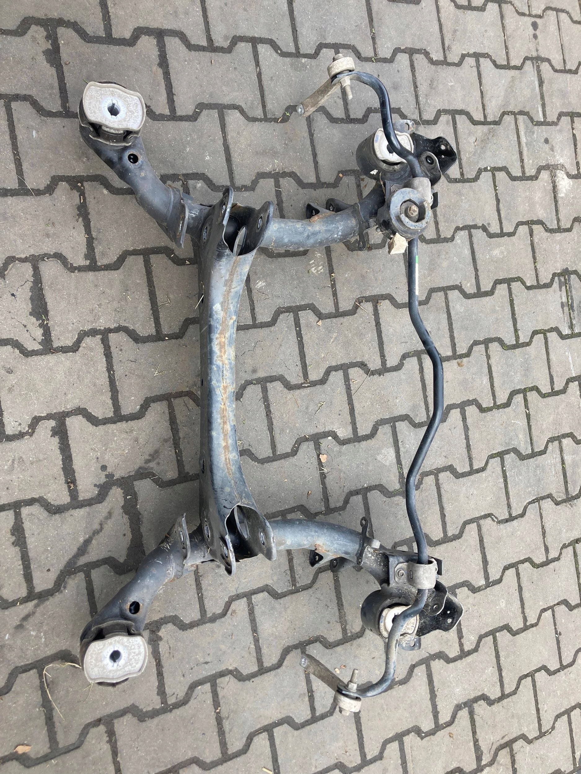 Audi A4 S4 B9 2016 рама подрамник зад
