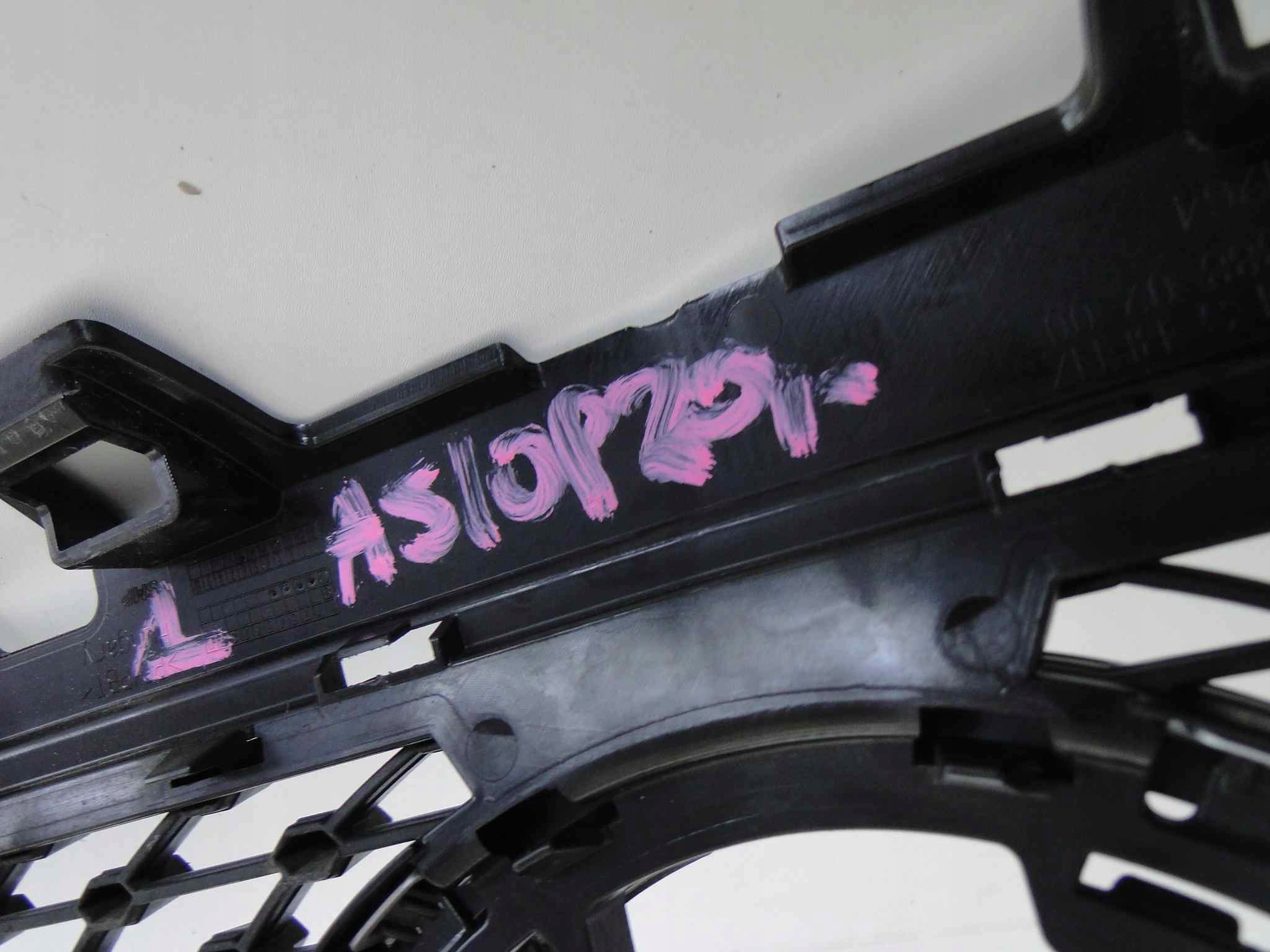 MERCEDES A KLASA W177 177 GRILL ATRAPA Kolor srebrny