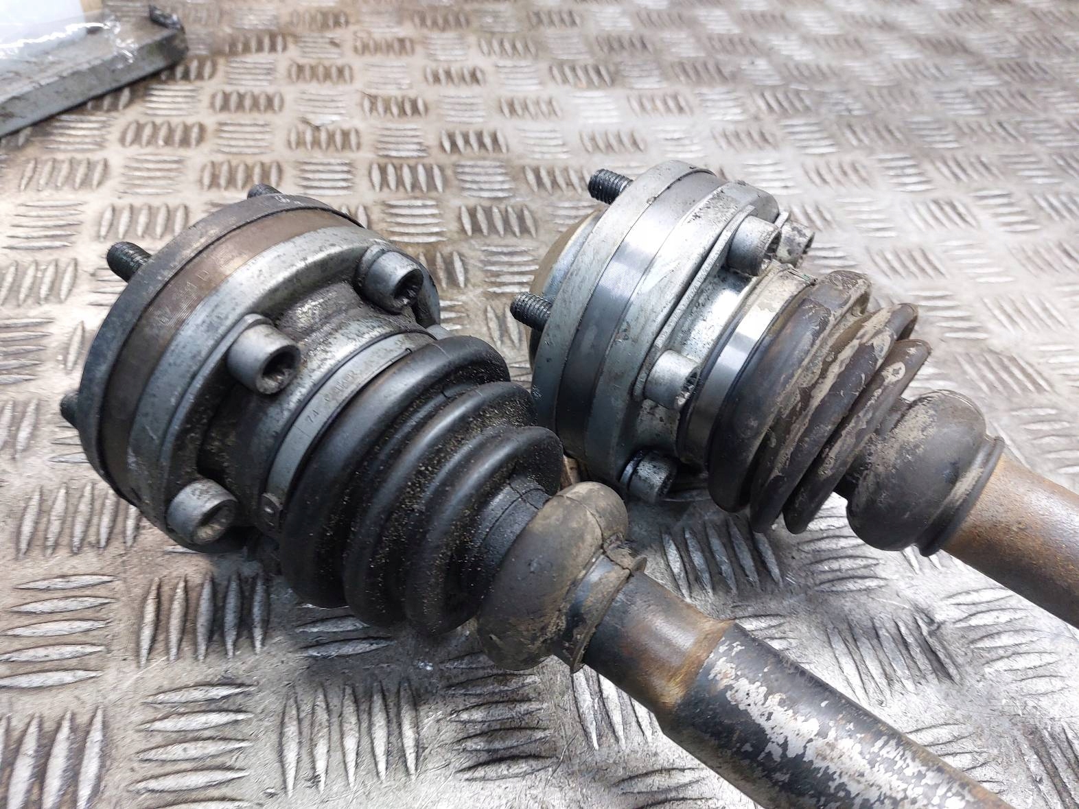 semi-axis left front + right front 6B SKODA OCTAVIA II 2.0 TDI