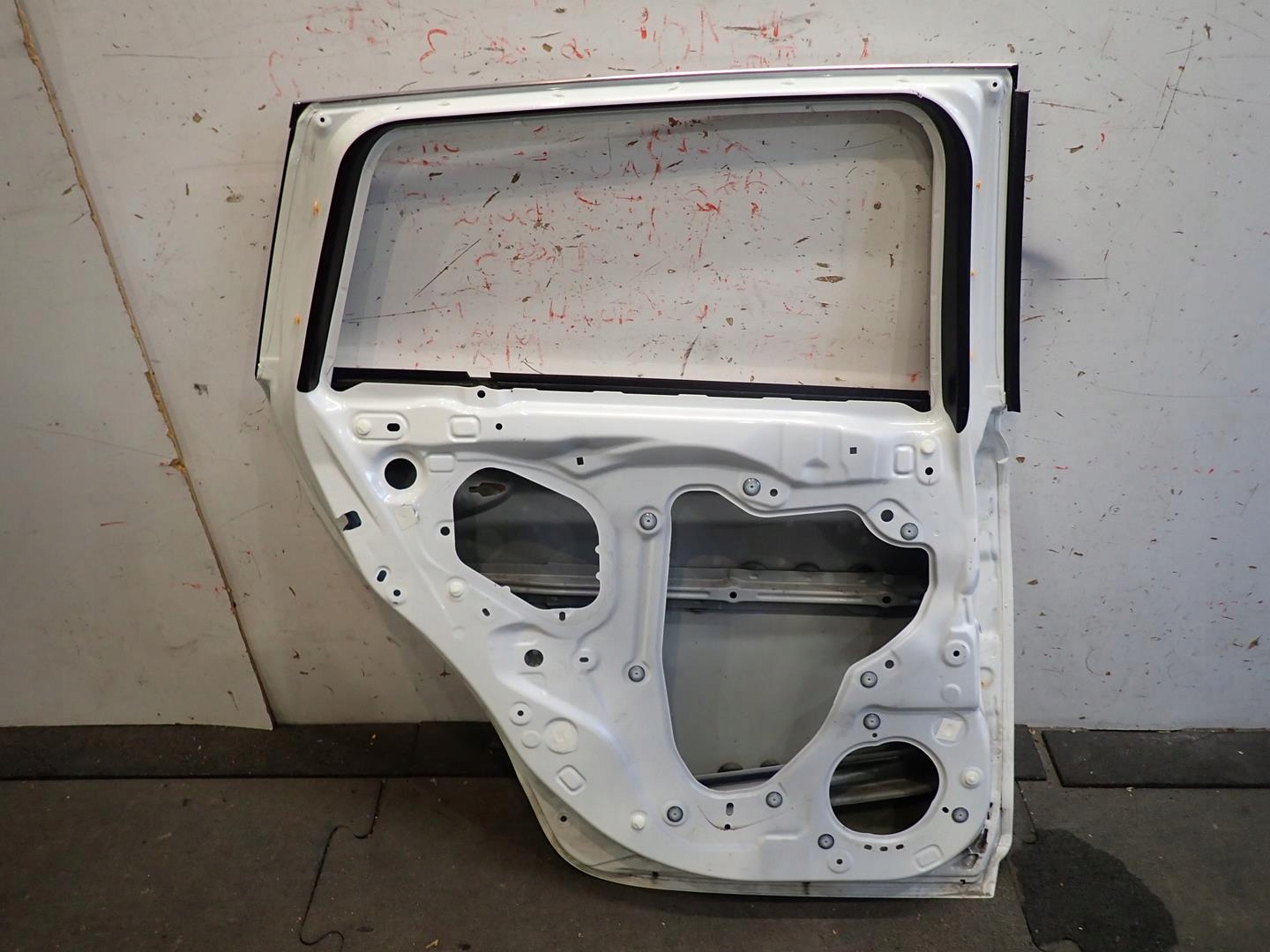 door rear part rear. left MAZDA 6 GJ 2012- KOMBI