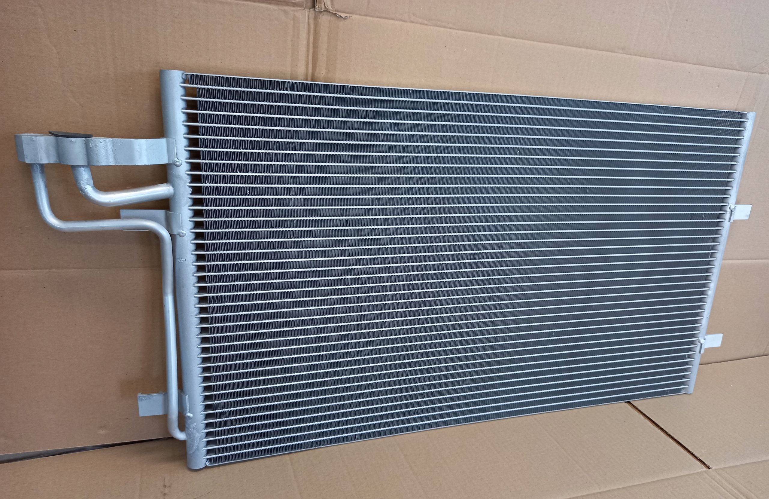 NOWA CHŁODNICA KLIMATYZACJI FORD FOCUS C-MAX 03-11 Producent części ZILAX