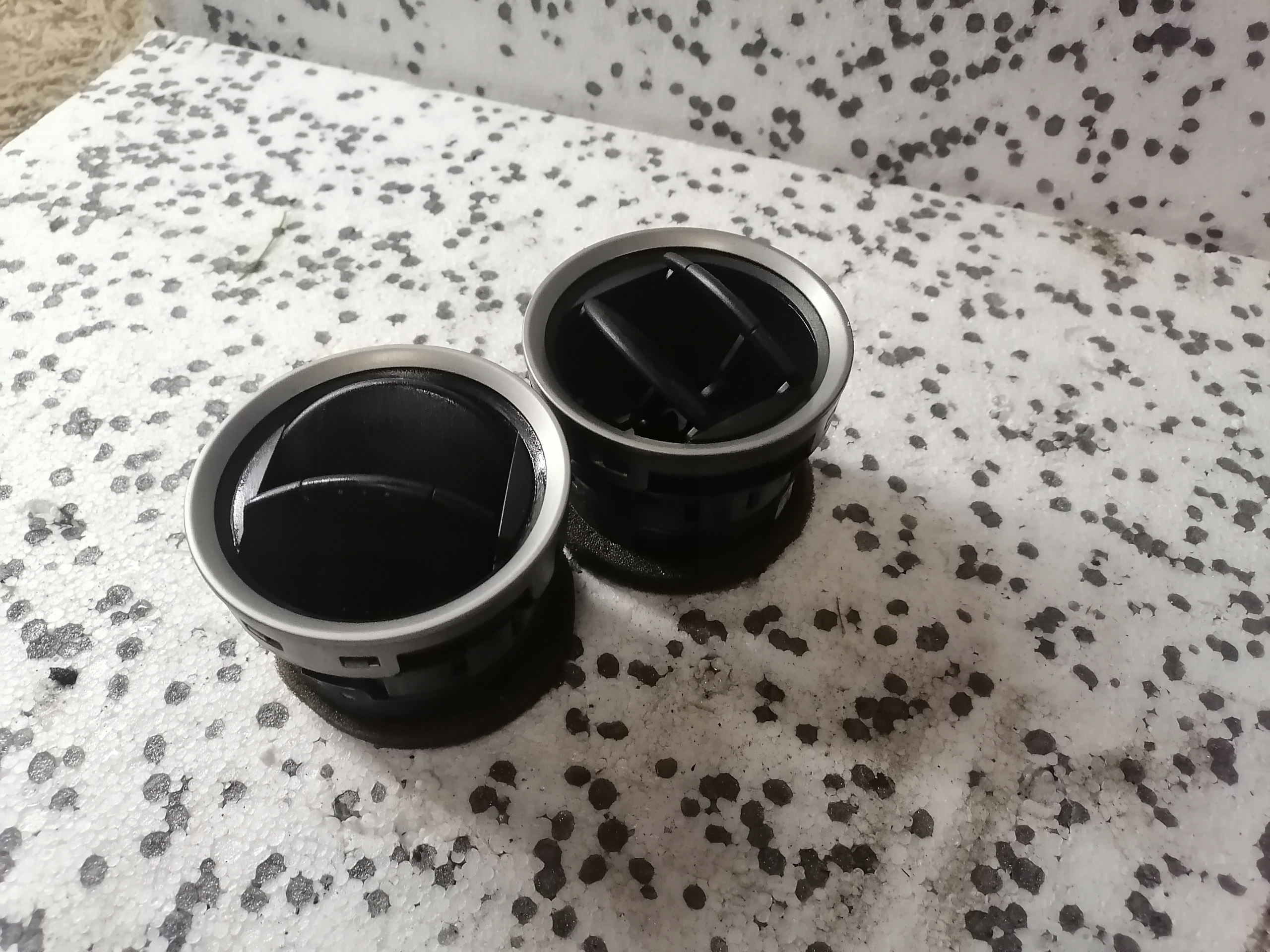 8A6H-A018B09-AA1FAI rešetka rešetka ventilacije FORD CONNECT