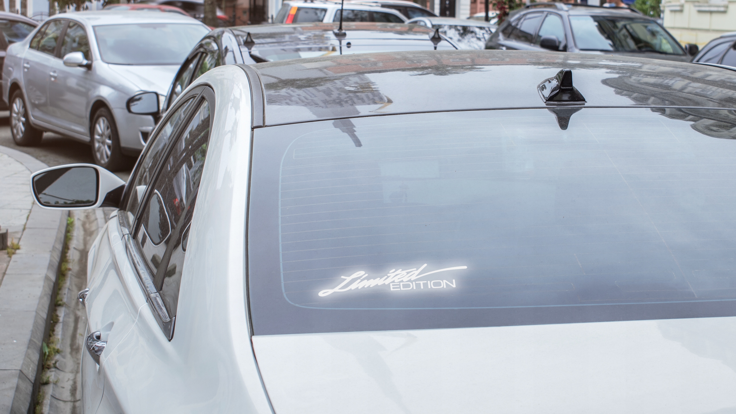 Naklejka LIMITED EDITION W02 na samochód na auto - ODBLASKOWA| HOLOGRAM Producent Inny