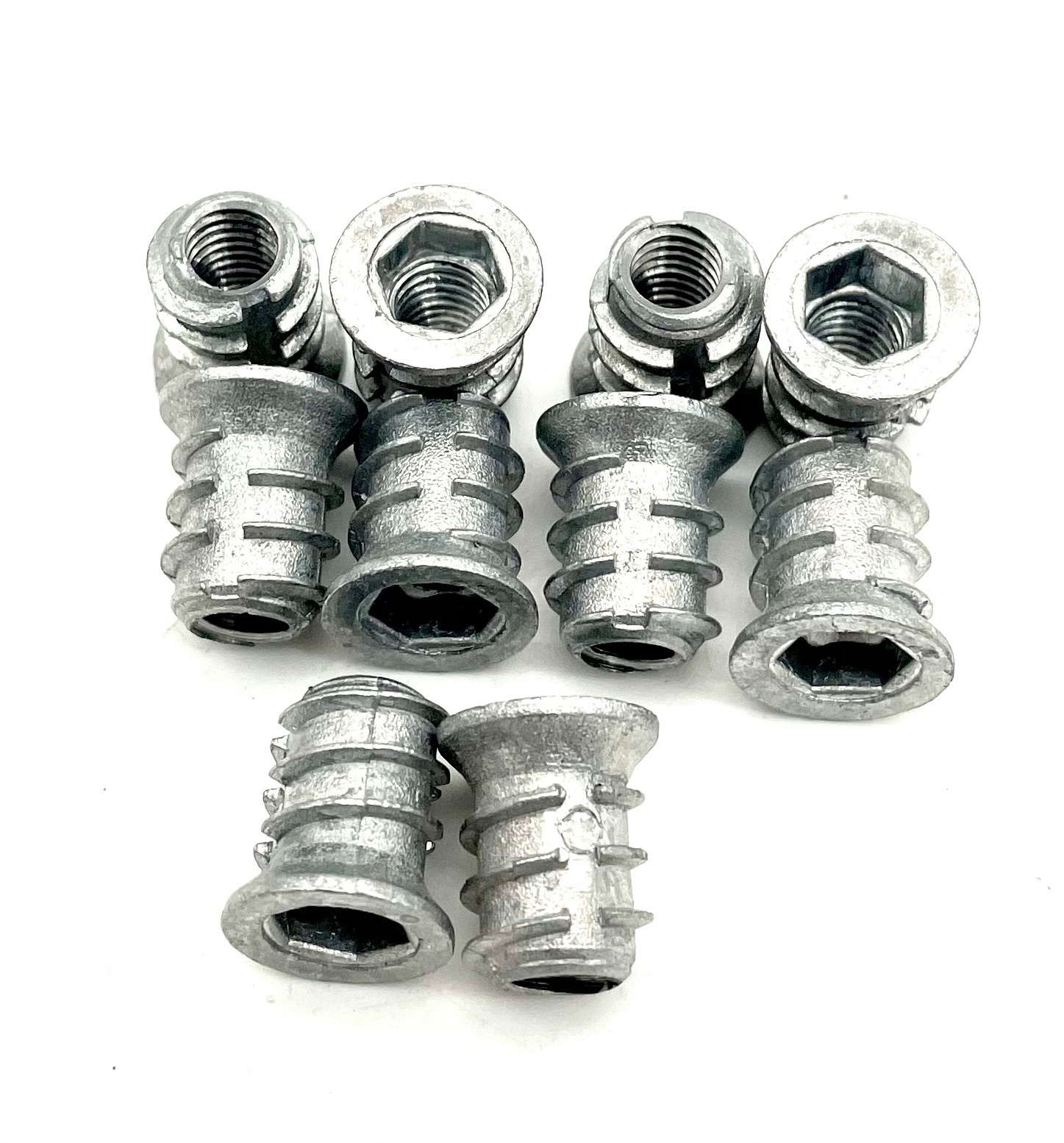 

Mufa Do Drewna M6 X 10 X 13 mm 10 szt