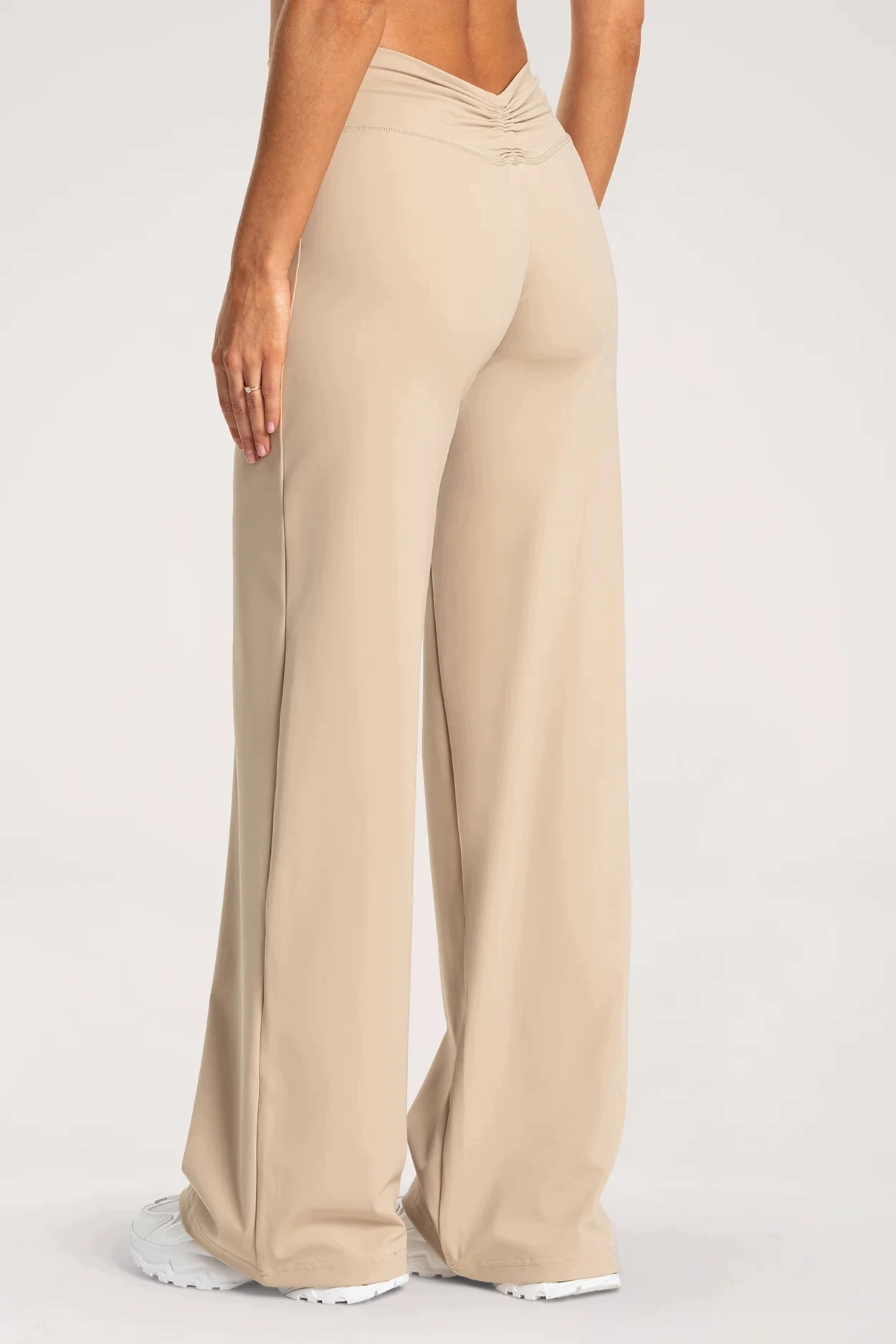 Gym Glamour Kalhoty booty tie UN1FORM sand vel. L