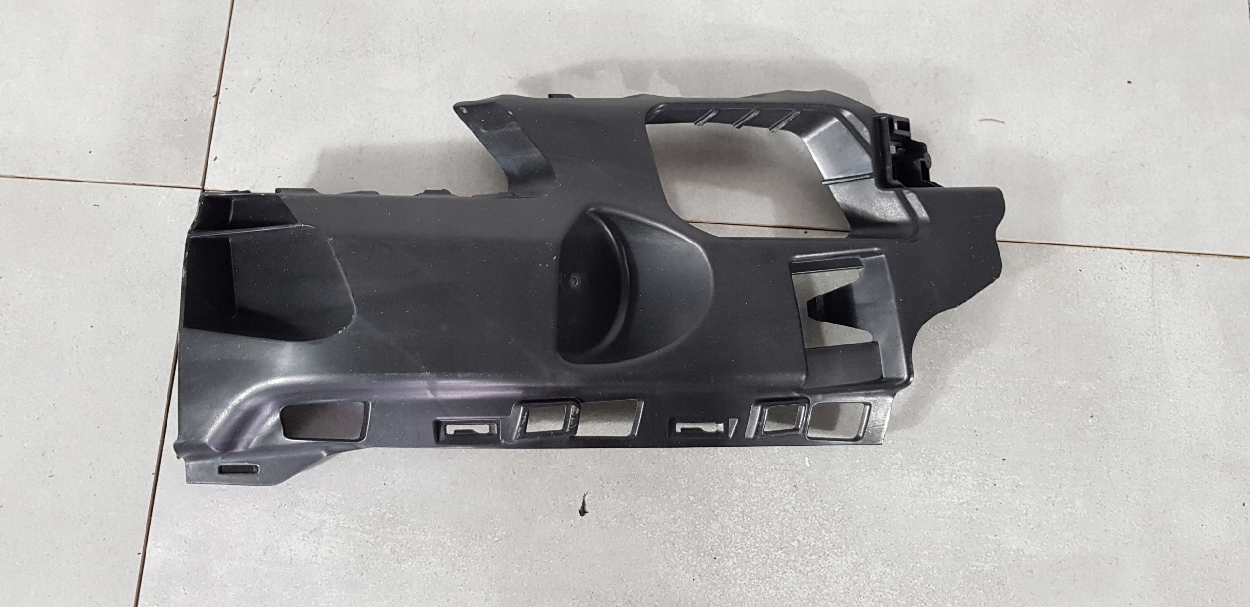 8Y0807320 - AUDI A3 8Y 20-скольжение бампера правое переднее