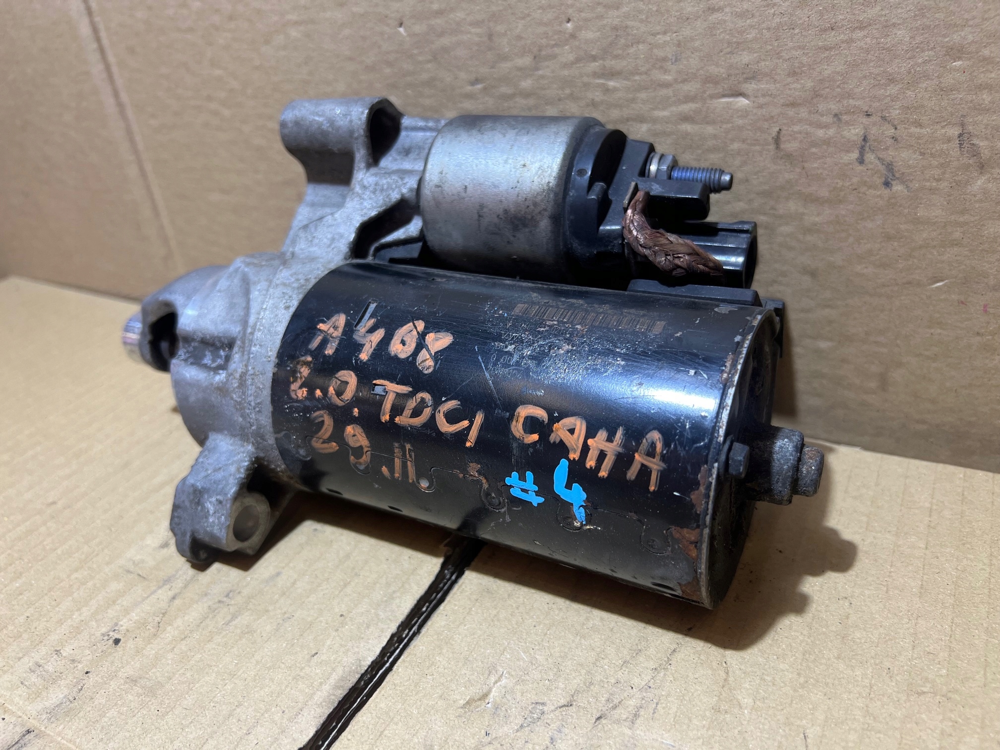 AUDI A4 B8 2.0 TDI önindító a motrot 03L911021E