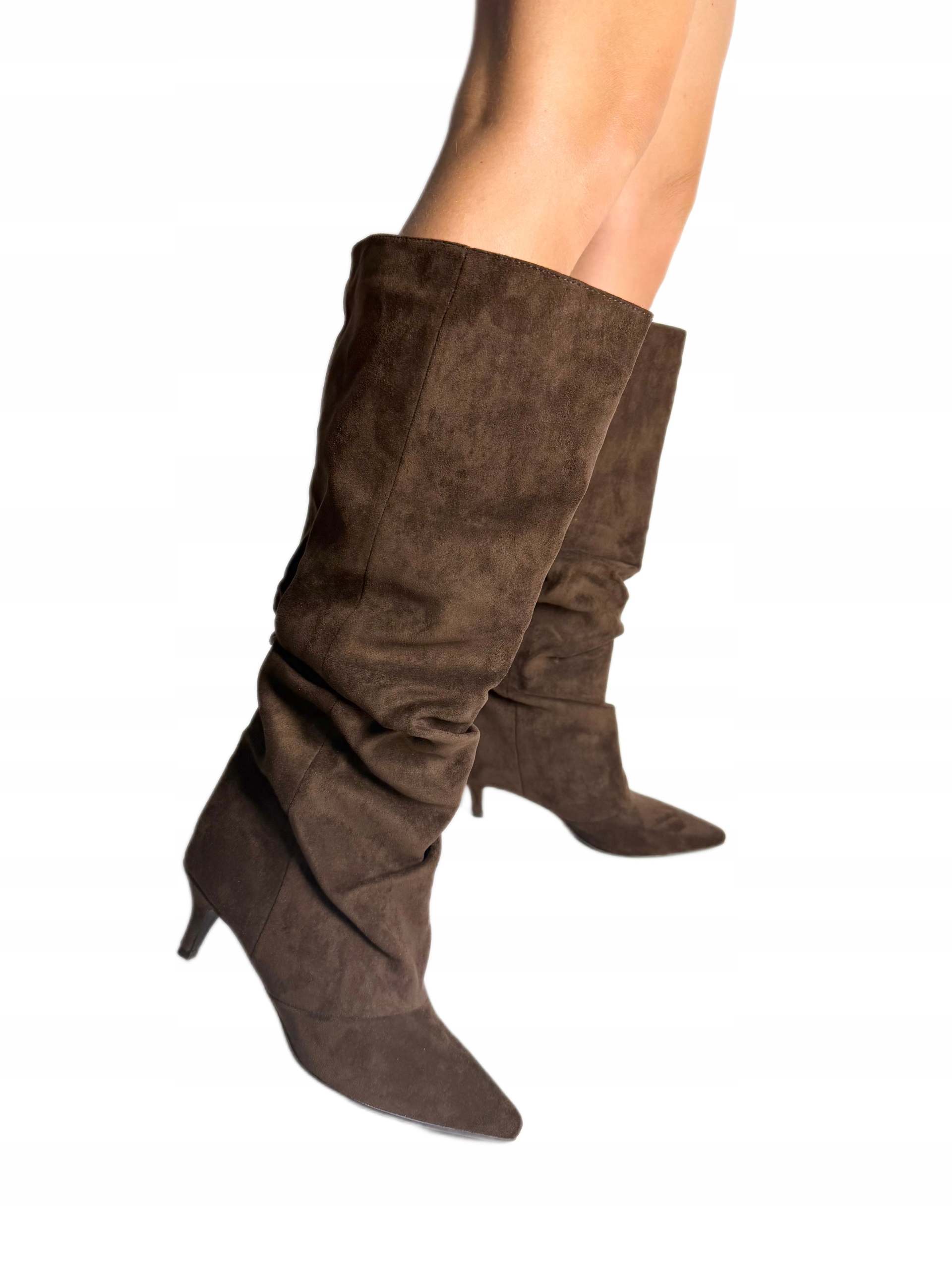 Hnědé čokoládové kozačky na podpatku a podpatcích, nařasené, velikost 40