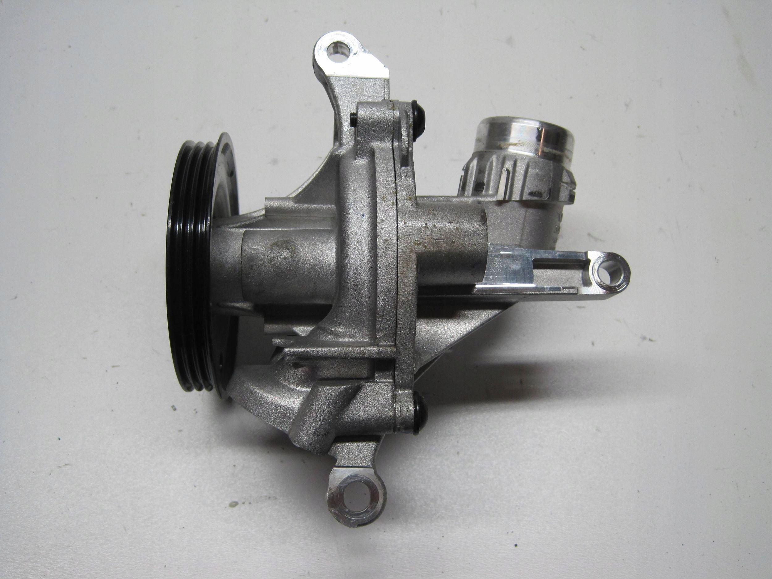 water pump VOLVO V60 III 2,0i 32382367