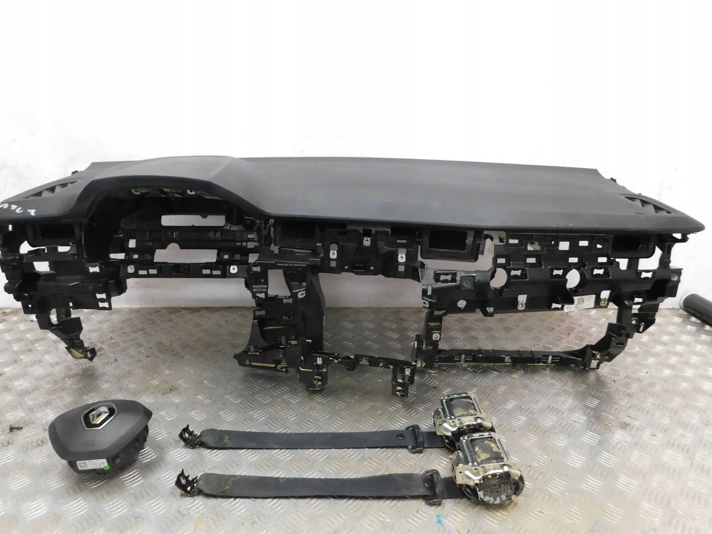 DESKA KONSOLA AIRBAG PASY RENAULT CAPTUR II 2