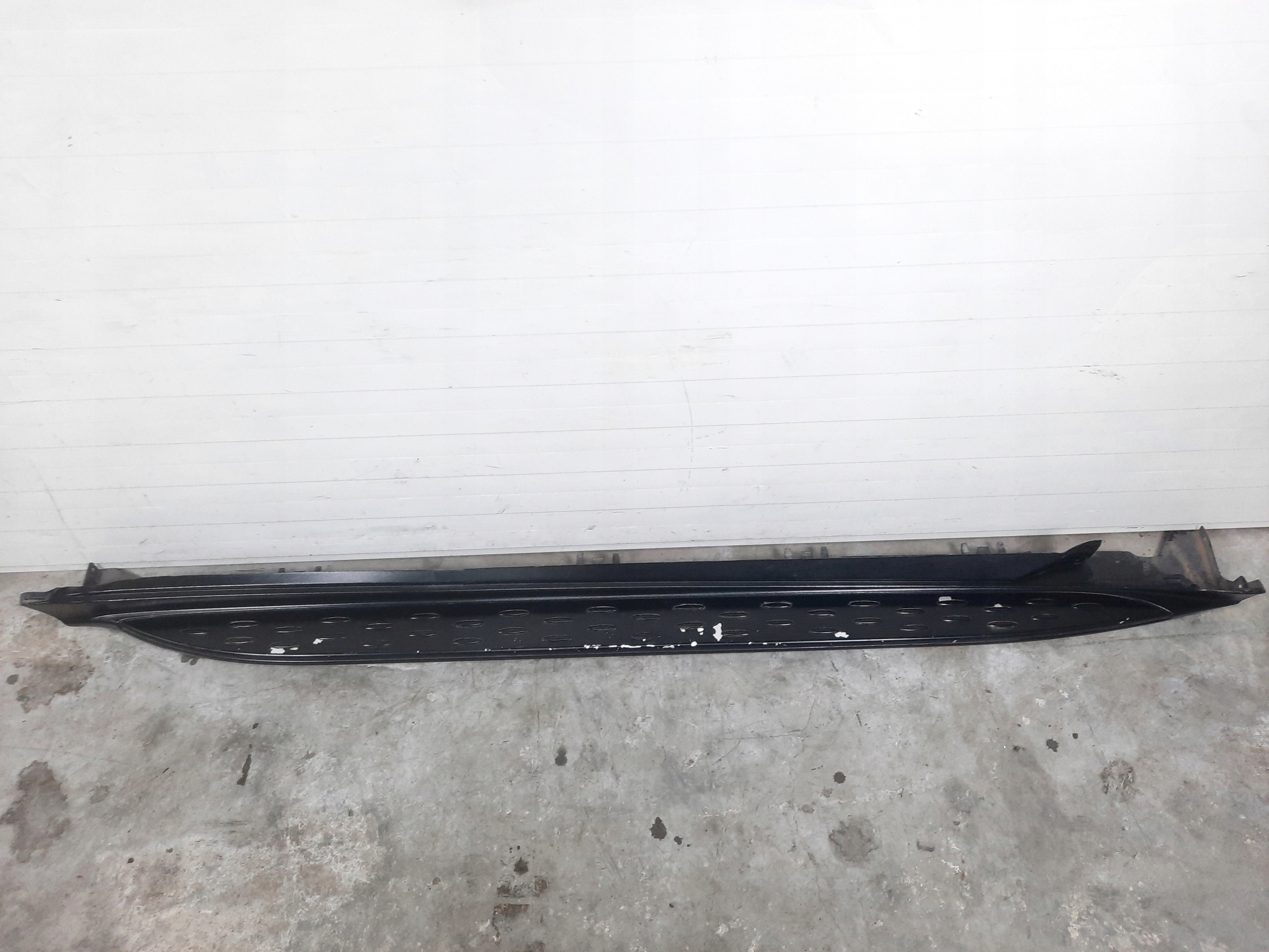 A2536980400 - MERCEDE GLC AMG ПЕДАЛЬ ПОРОГА ПРАВАЯ НАКЛАДКА ПОРОГА