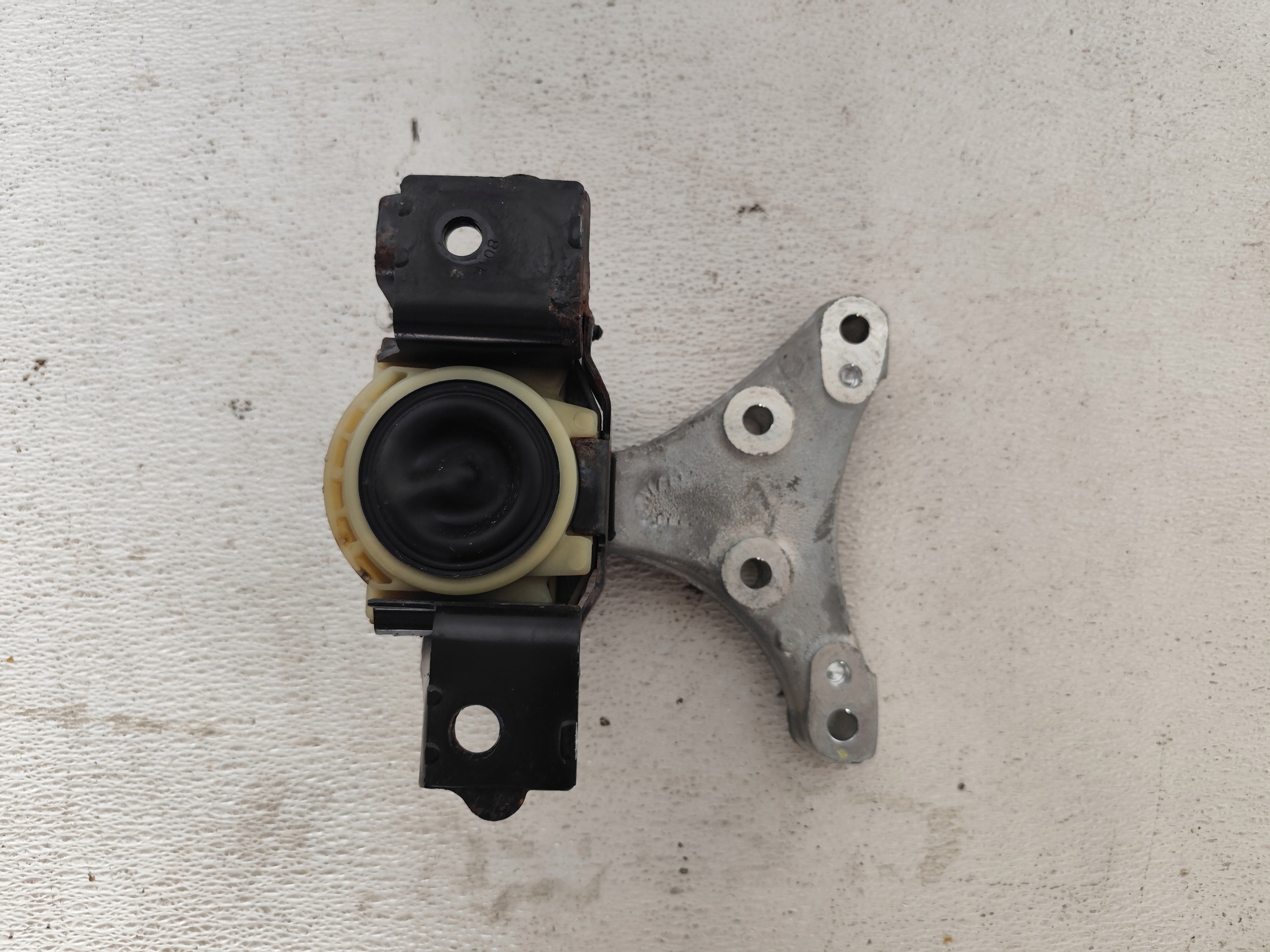 OPEL CROSSLAND X 2018 1.2THP airbag engine mount 9681706580