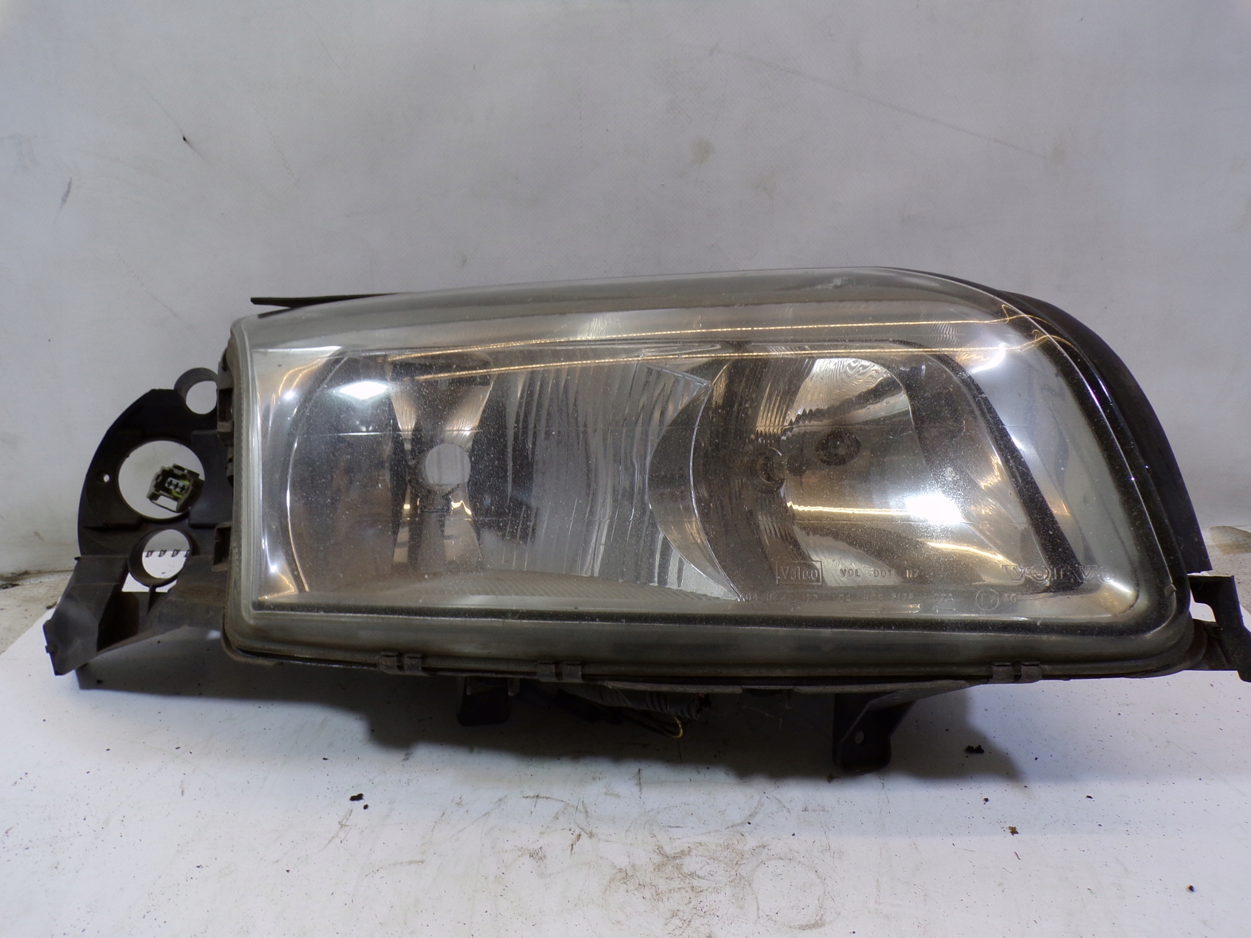 light front front right VOLVO S80 and 1 (2) (K2)