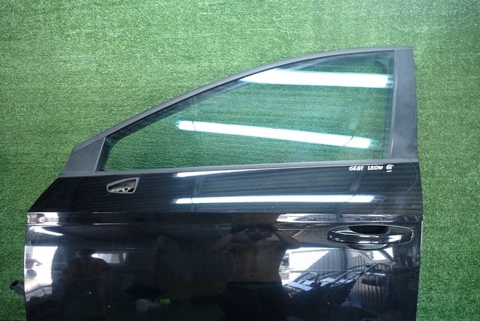 SEAT LEON III door left front front