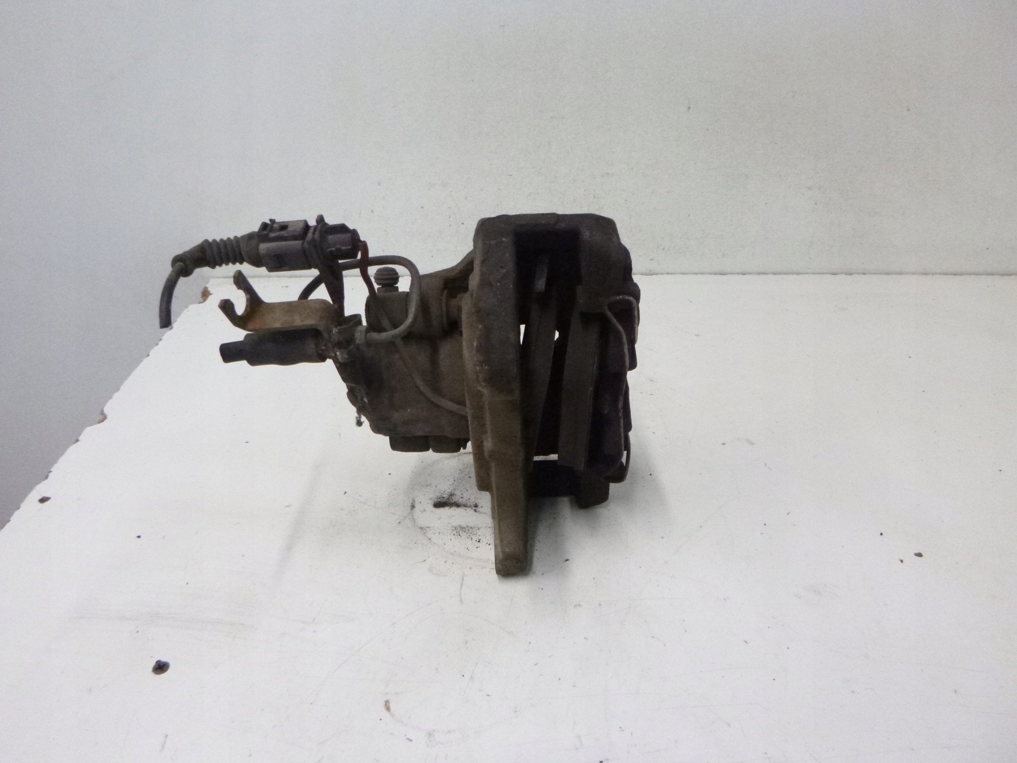 caliper brake front left Audi A6 C5 2.5TDi 00r.