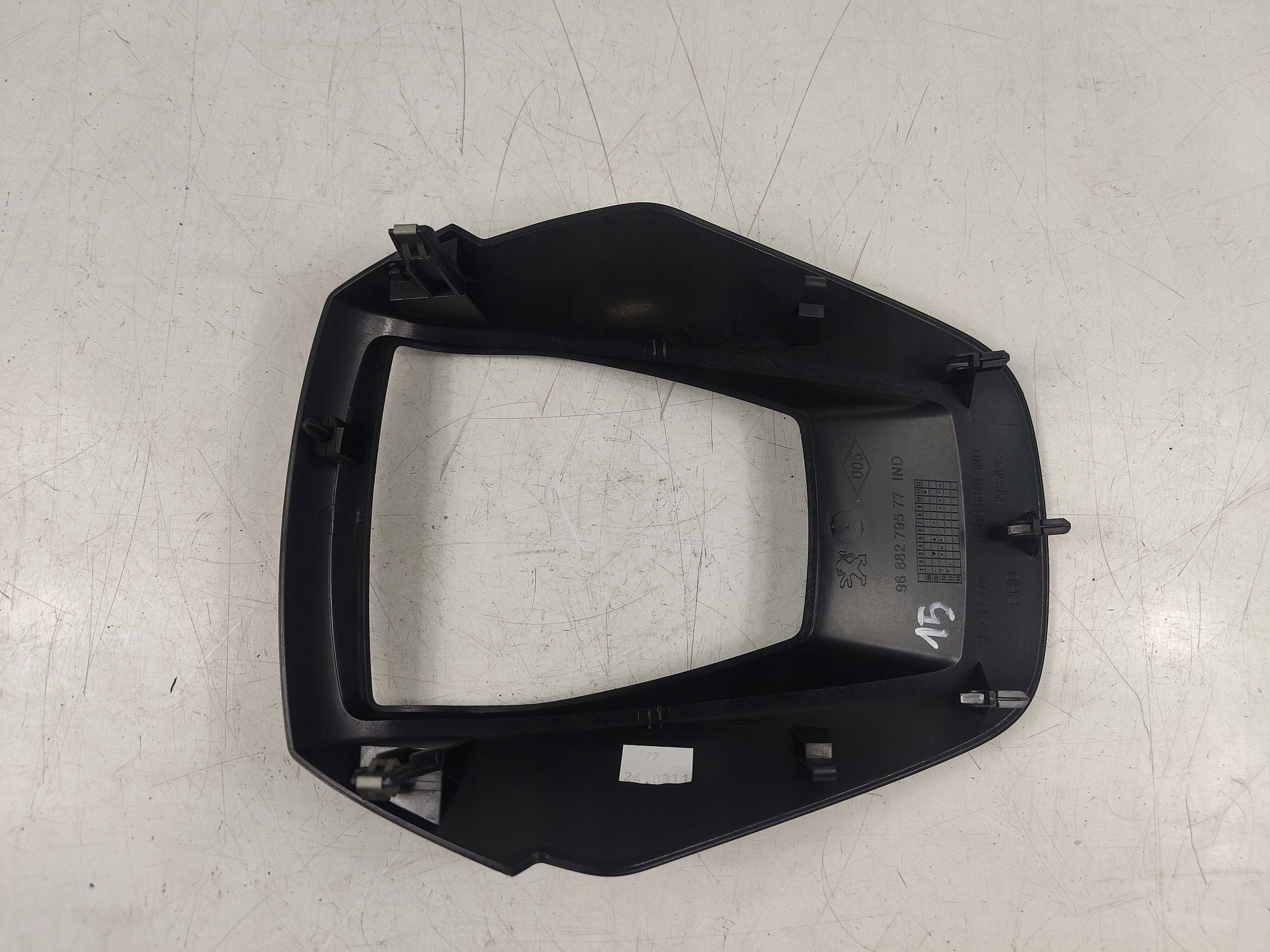 peugeot 3008 и рамка UP корпус 9688279577