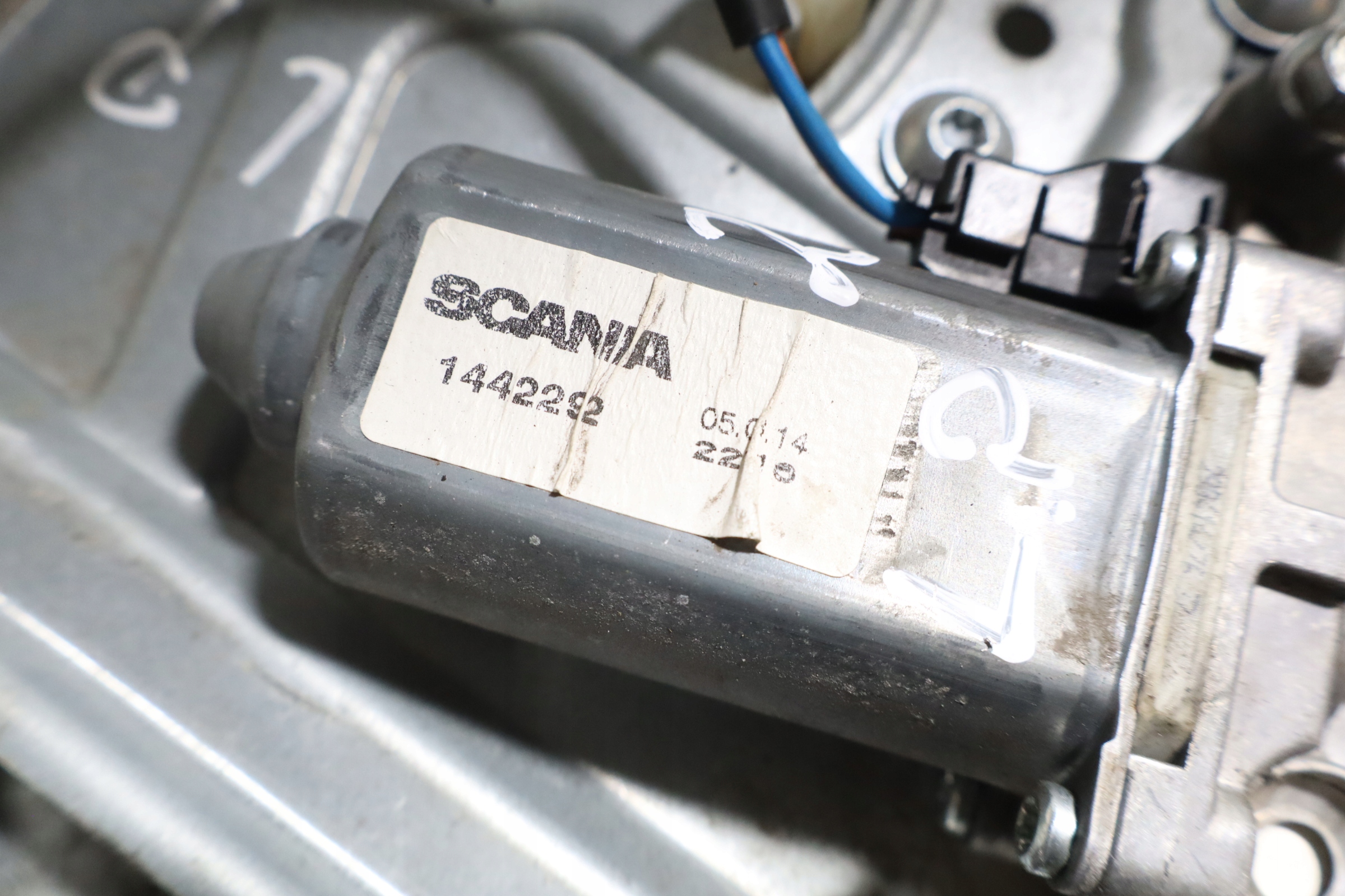 MECHANIZM SZYB LEWY PRZÓD SCANIA R410 Producent części Scania