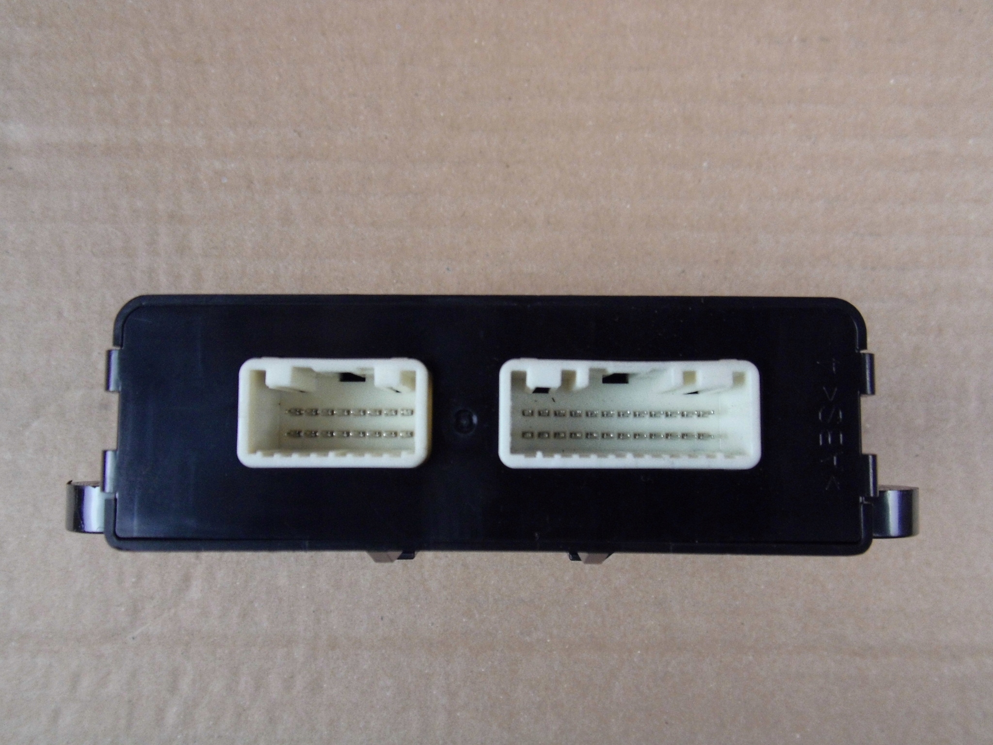 Mitsubishi ASX module control unit door 8637C093
