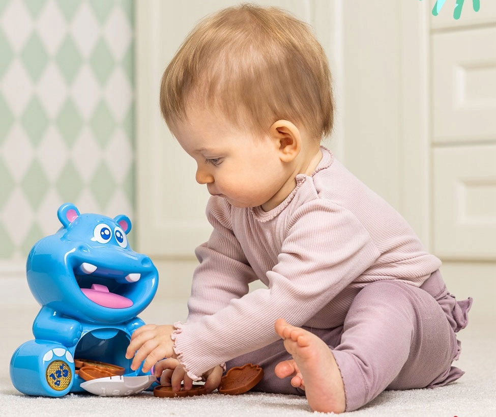 CIASTECZKOWY HIPCIO Interaktywna ZABAWKA EDUKACYJNA UCZY LICZY PL EN DUMEL Materiał plastik