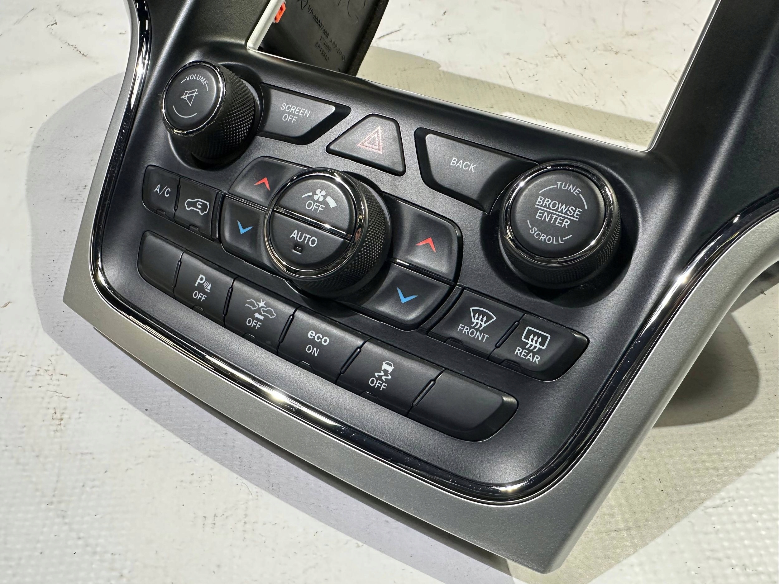 Panel module control unit air conditioning devices of the air conditioning Jeep Grand Cherokee WK2 2014+