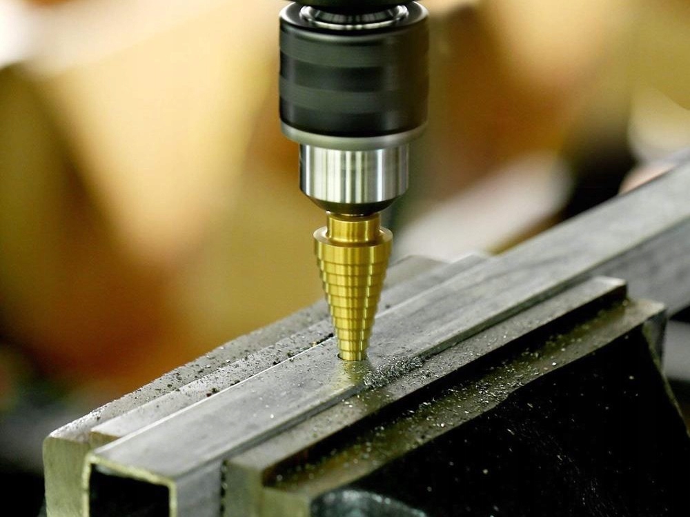 WIERTŁO 4-12 STOŻKOWE STOPNIOWE CHOINKA HSS TYTAN Rodzaj wiertła stożkowe