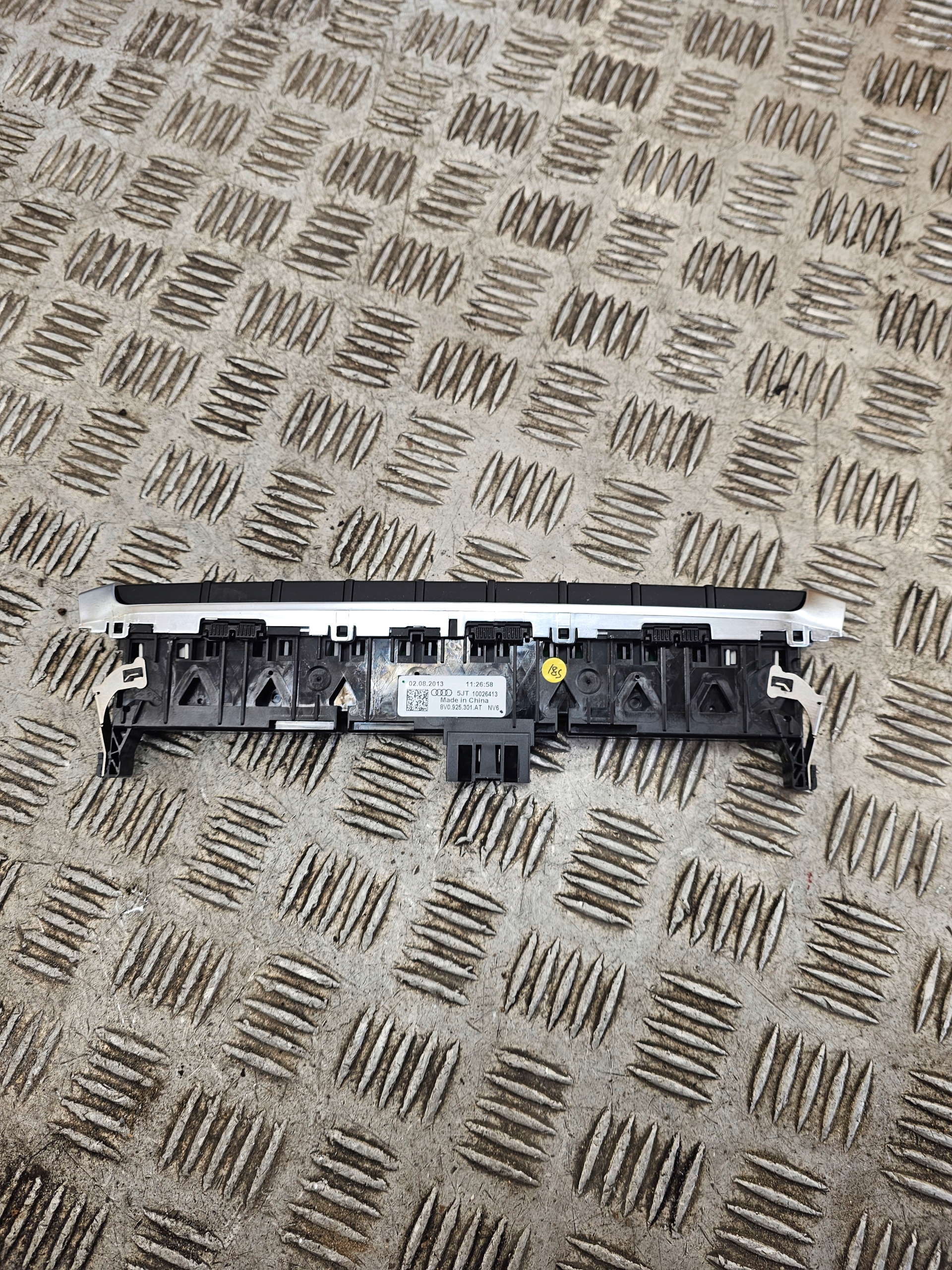 PANEL Bouton 8V0925301AT AUDI A3 8V