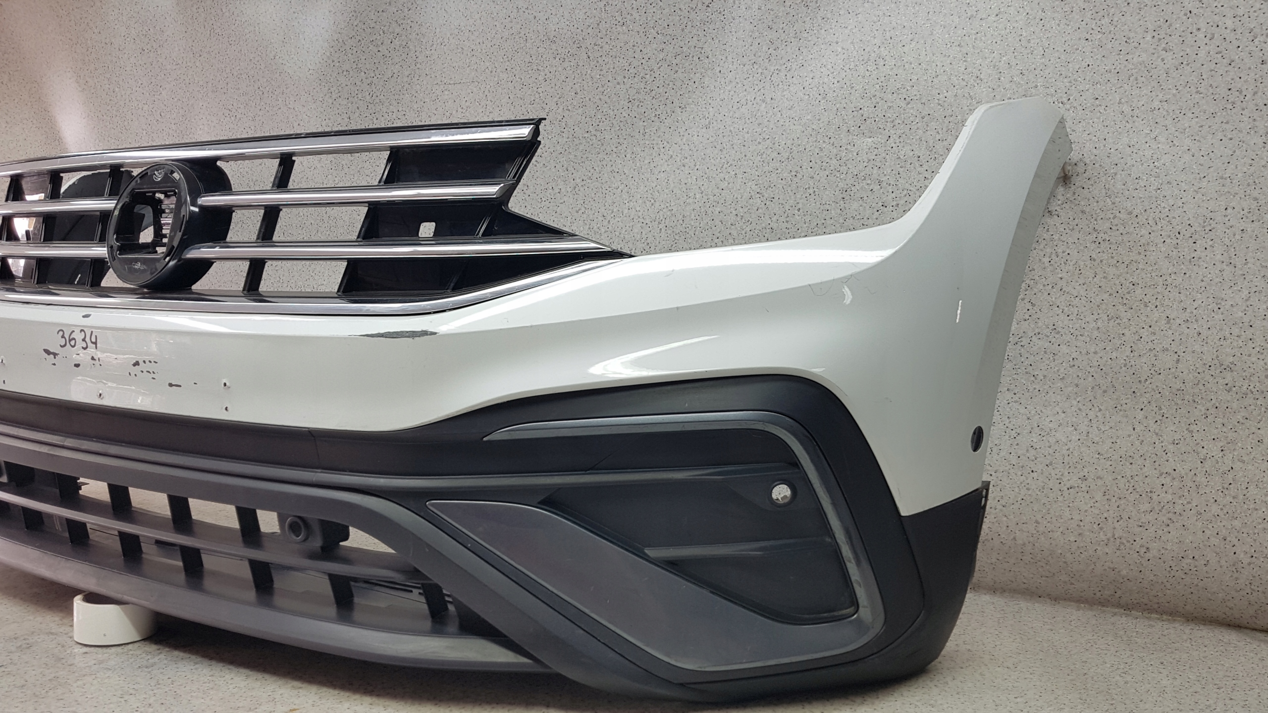 VW TIGUAN ALSPACE Paraurti Anteriore 3634