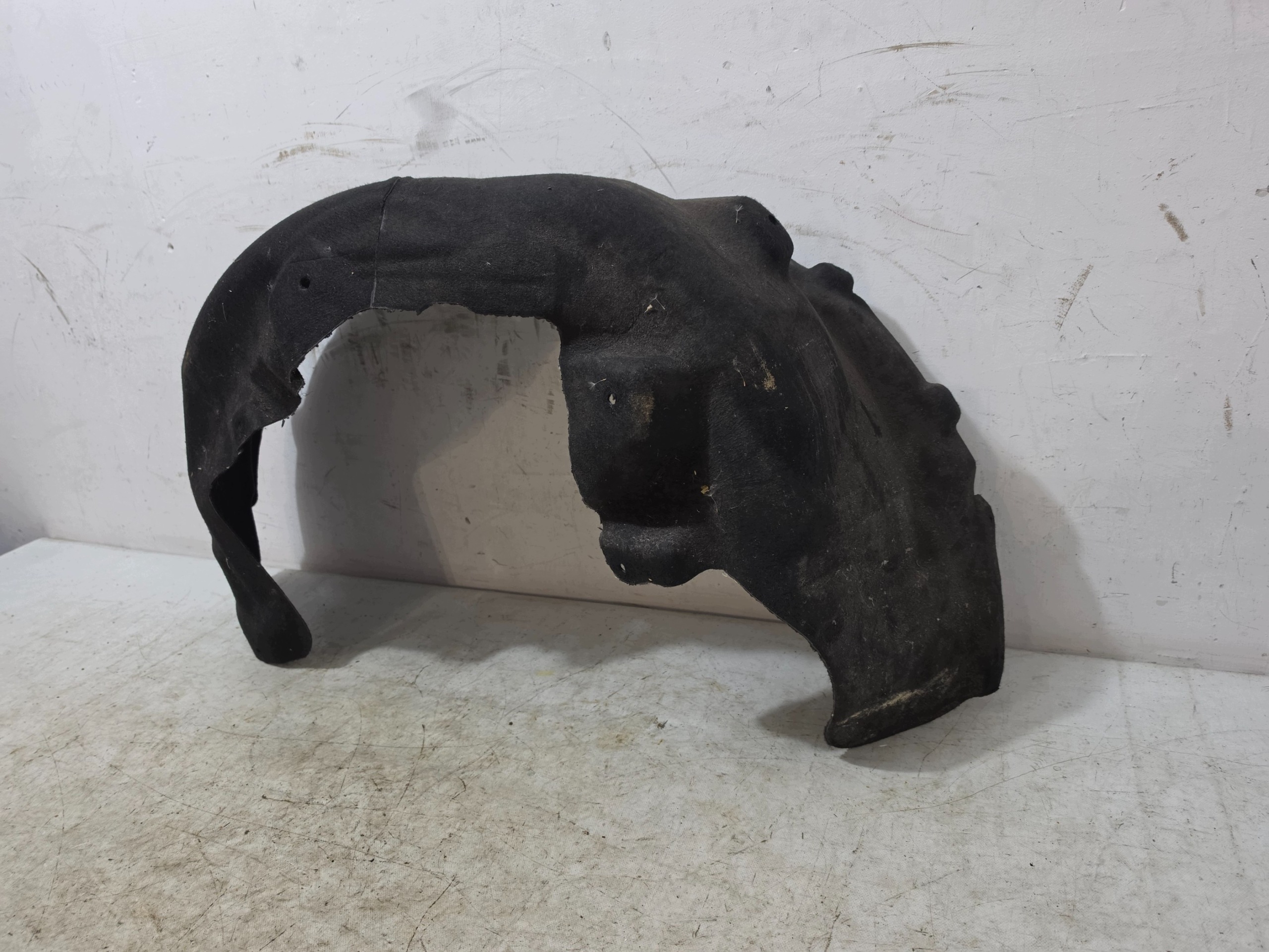 FORD EXPLORER 2020-mudguard right rear part rear. LB5B-S278B50-AE