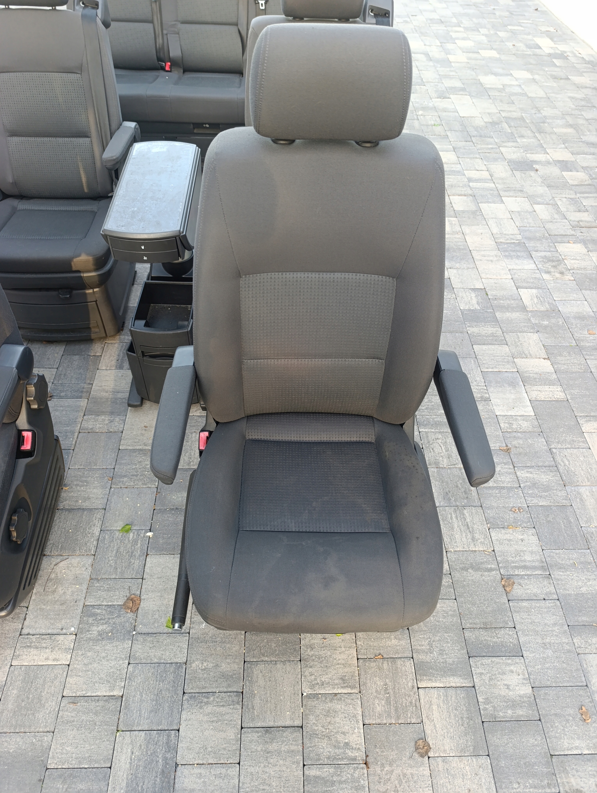 VW T5 T6 MULTIVAN seats front front Z PODLOKIETNIKAMI ANTRACYT