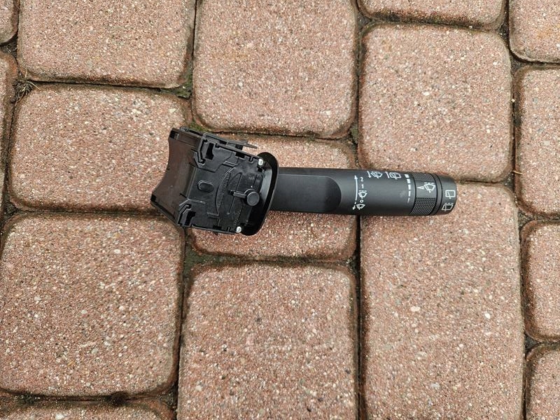 ručice brisača prekidač rogi Opel Meriva B 95468057