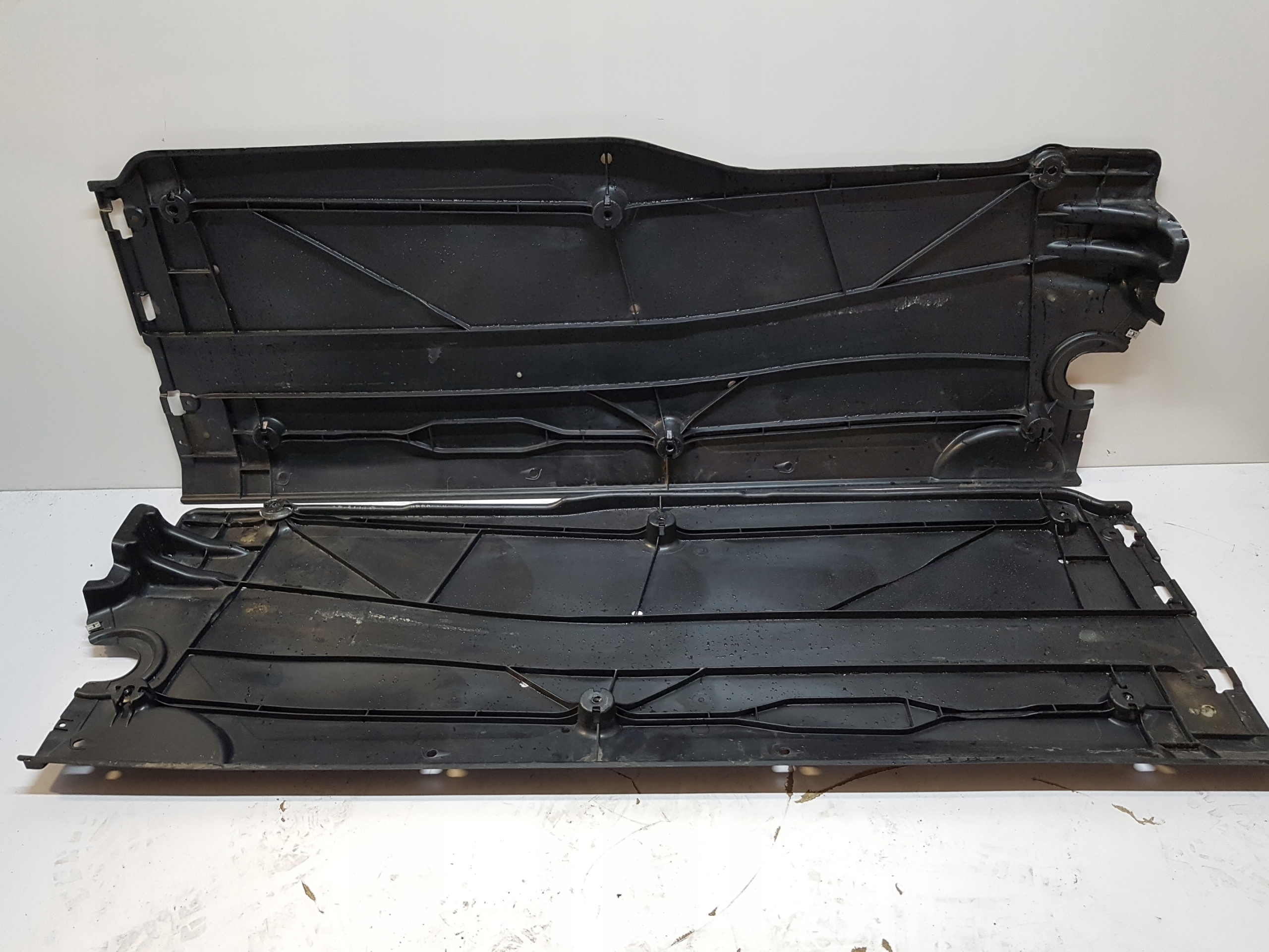 SKODA KAMIQ motor cover right 2Q0825202A