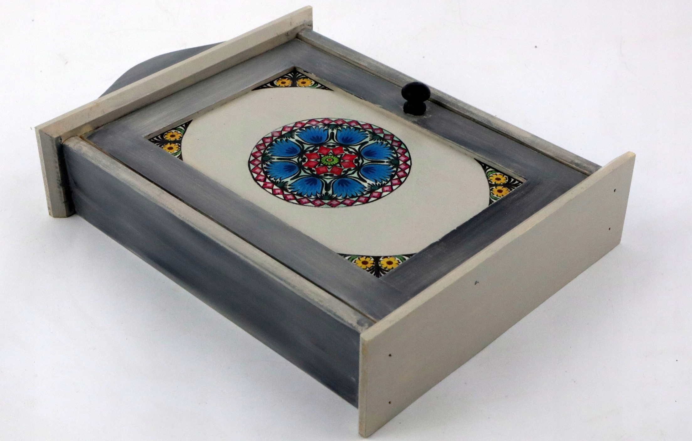 Skříňka na klíče ručně malovaná zdobená metodou decoupage. folková