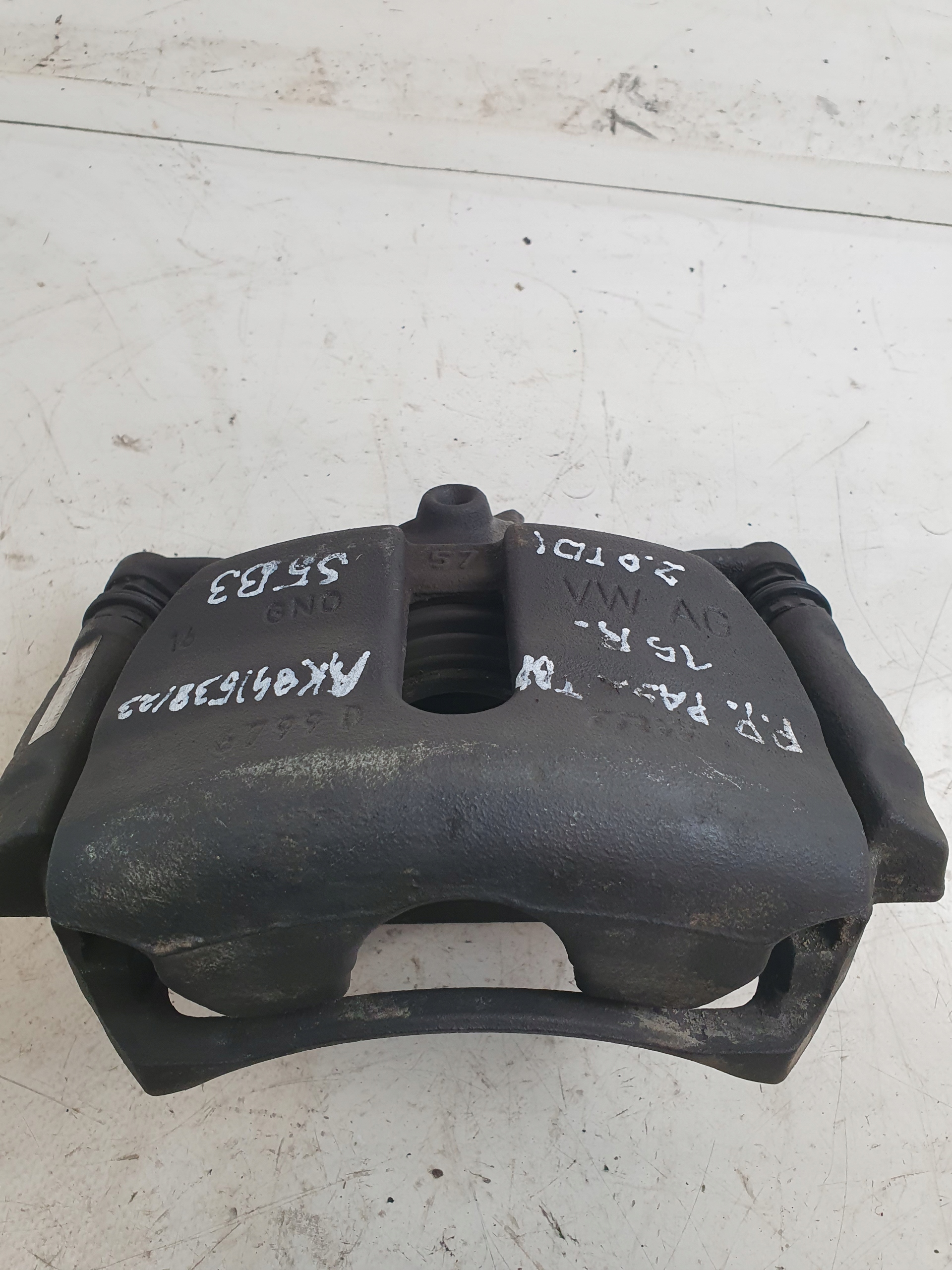caliper brake right front 6799D VW PASSAT B8 2.0TDI 15r.