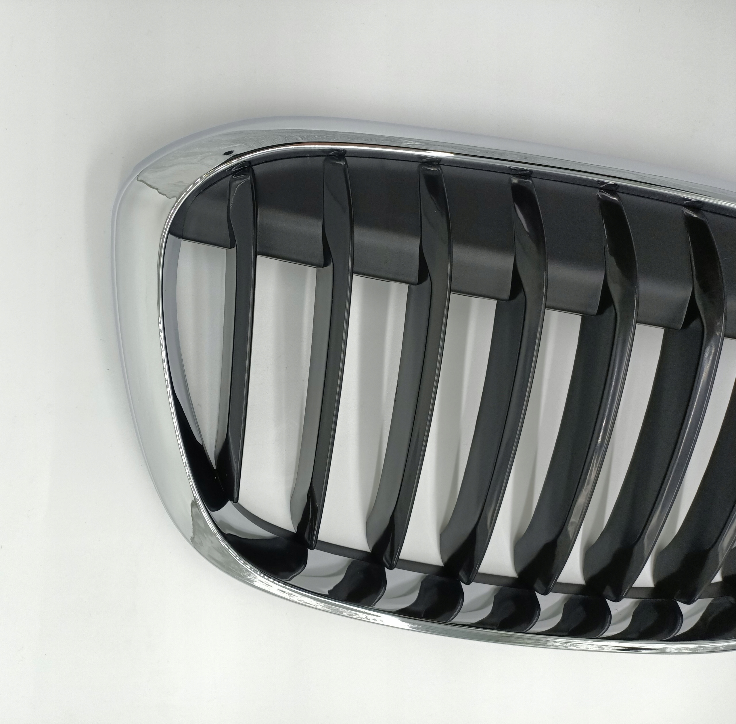 NOWA ATRAPA NERKA CHROM GRILL BMW X1 F48 7383364 R Typ samochodu 4x4 SUV Samochody osobowe