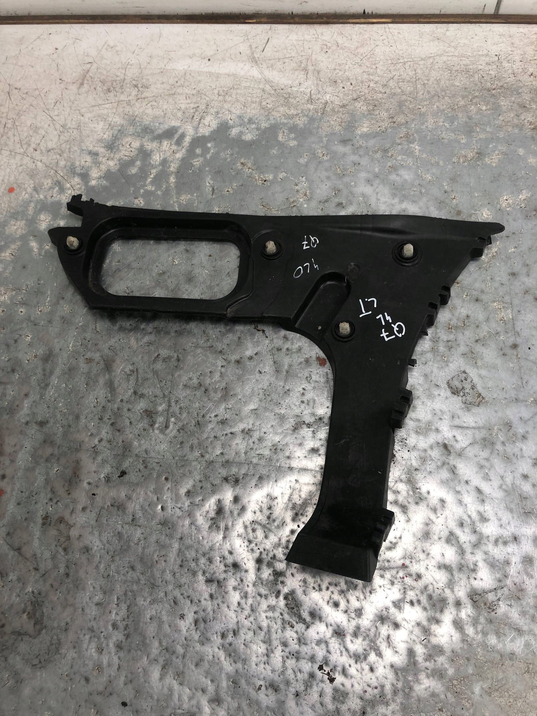 bumper bracket left rear part AUDI Q7 4L 4L0807453A