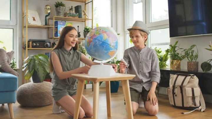 GLOBUS CZYTAJ Z ALBIKIEM INTERAKTYWNY EDUKACYJNY ALBI ATLAS ŚWIATA MÓWIĄCY Cechy dodatkowe interaktywny podświetlany