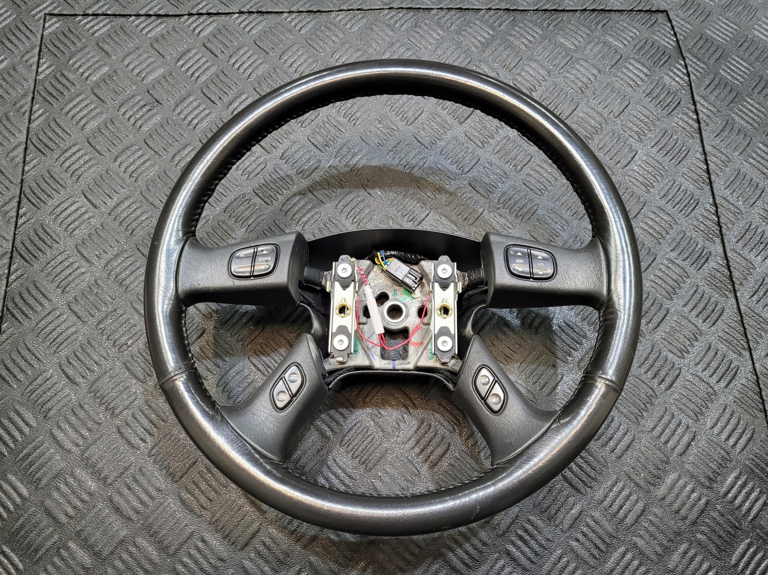Volant MULTIFUNKCJA HUMMER H2 6.0 V8