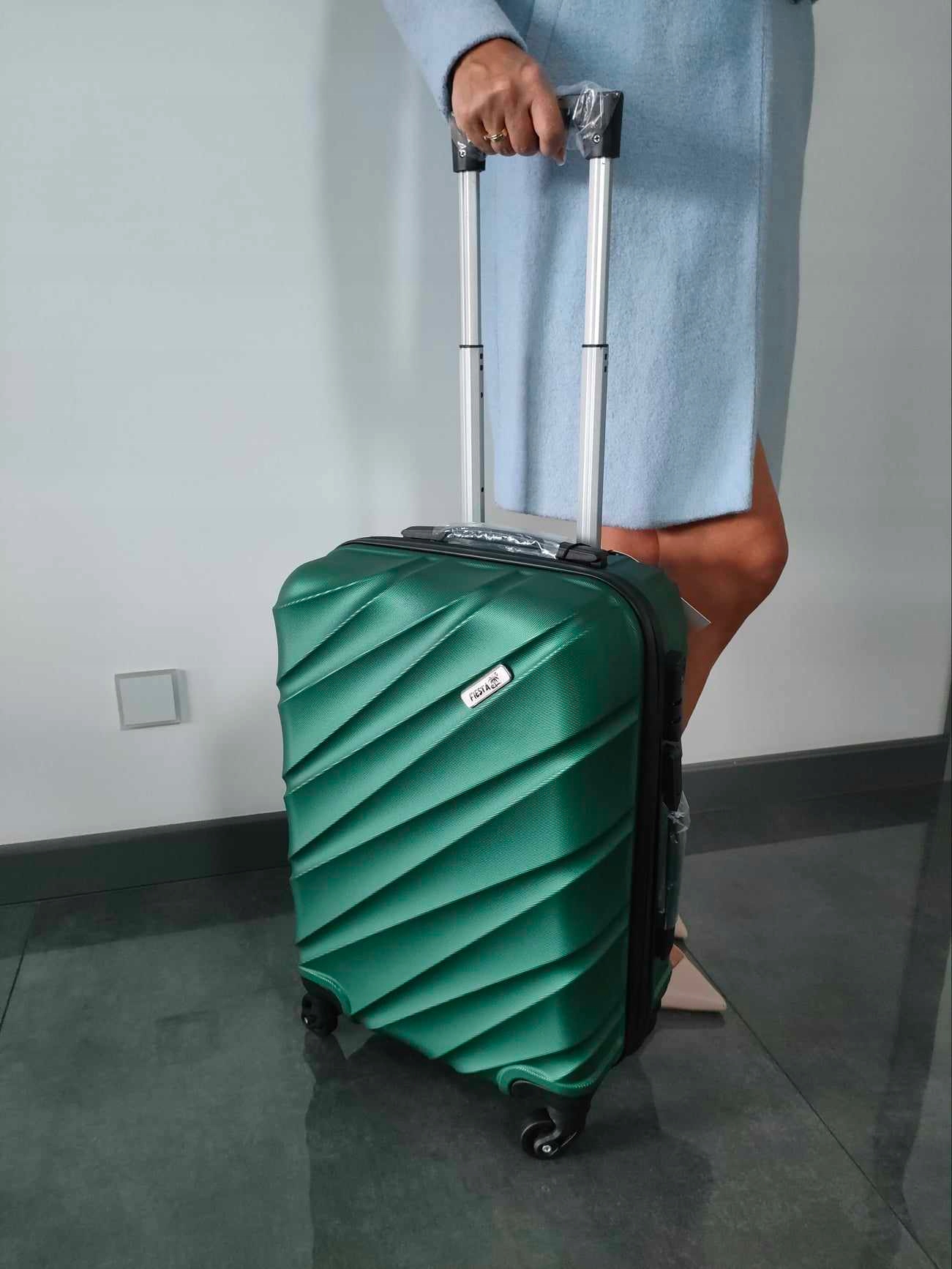 FIESTA WALIZKA MAŁA S BAGAŻ SENSO 20" GREEN Marka inna