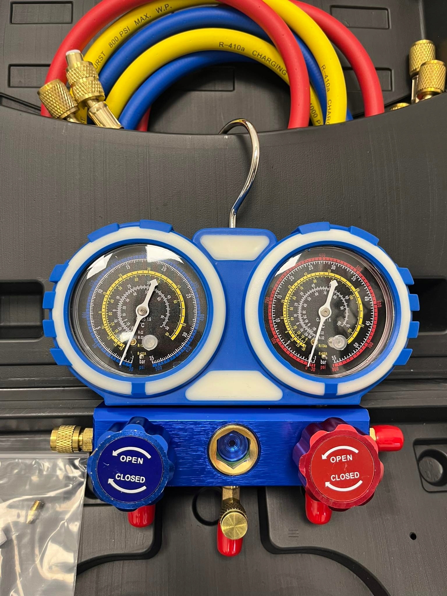 Sada manometrů R32 R410 R134a kufrové kabely