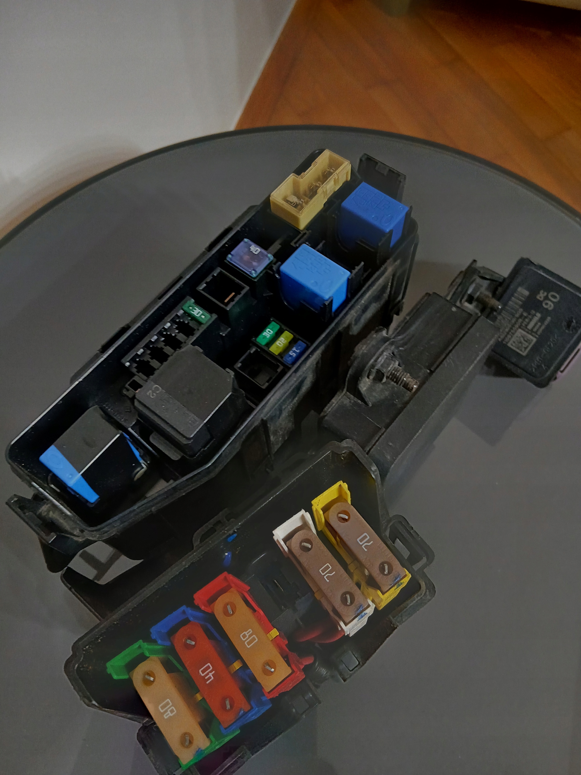 корпус блока предохранителей renault KOLEOS II 16-