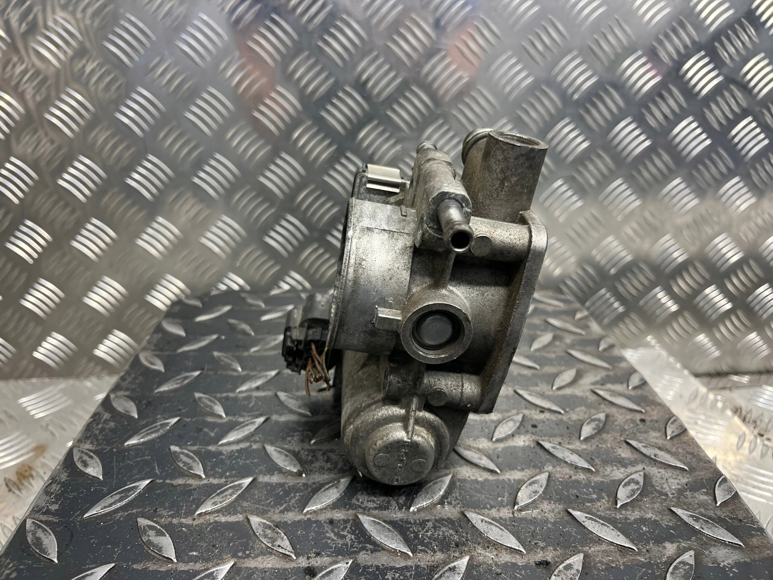 throttle flap OPEL ASTRA H 055559227
