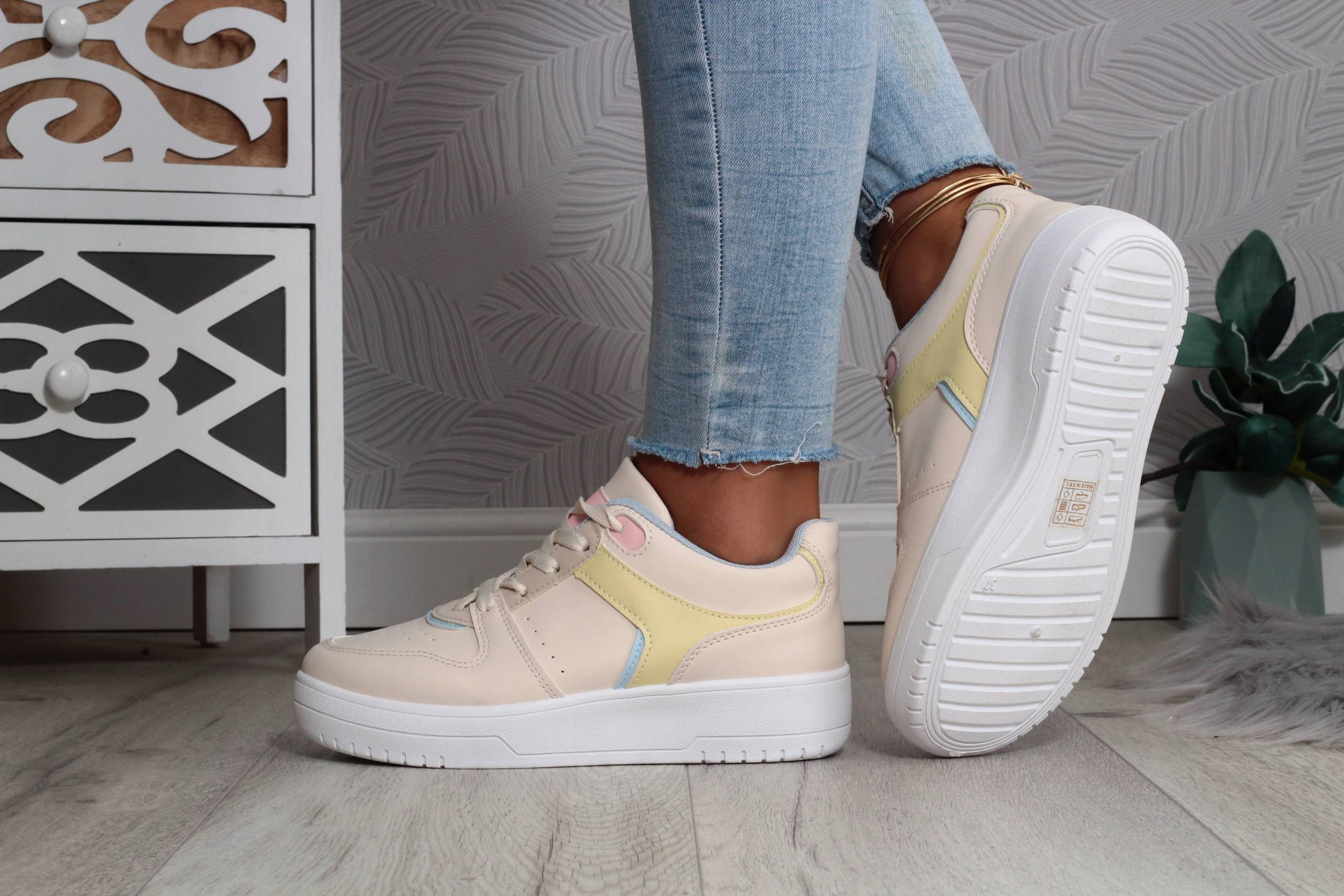 BUTY DAMSKIE SPORTOWE SNEAKERSY WIĄZANE GRUBY SPÓD Rozmiar 39