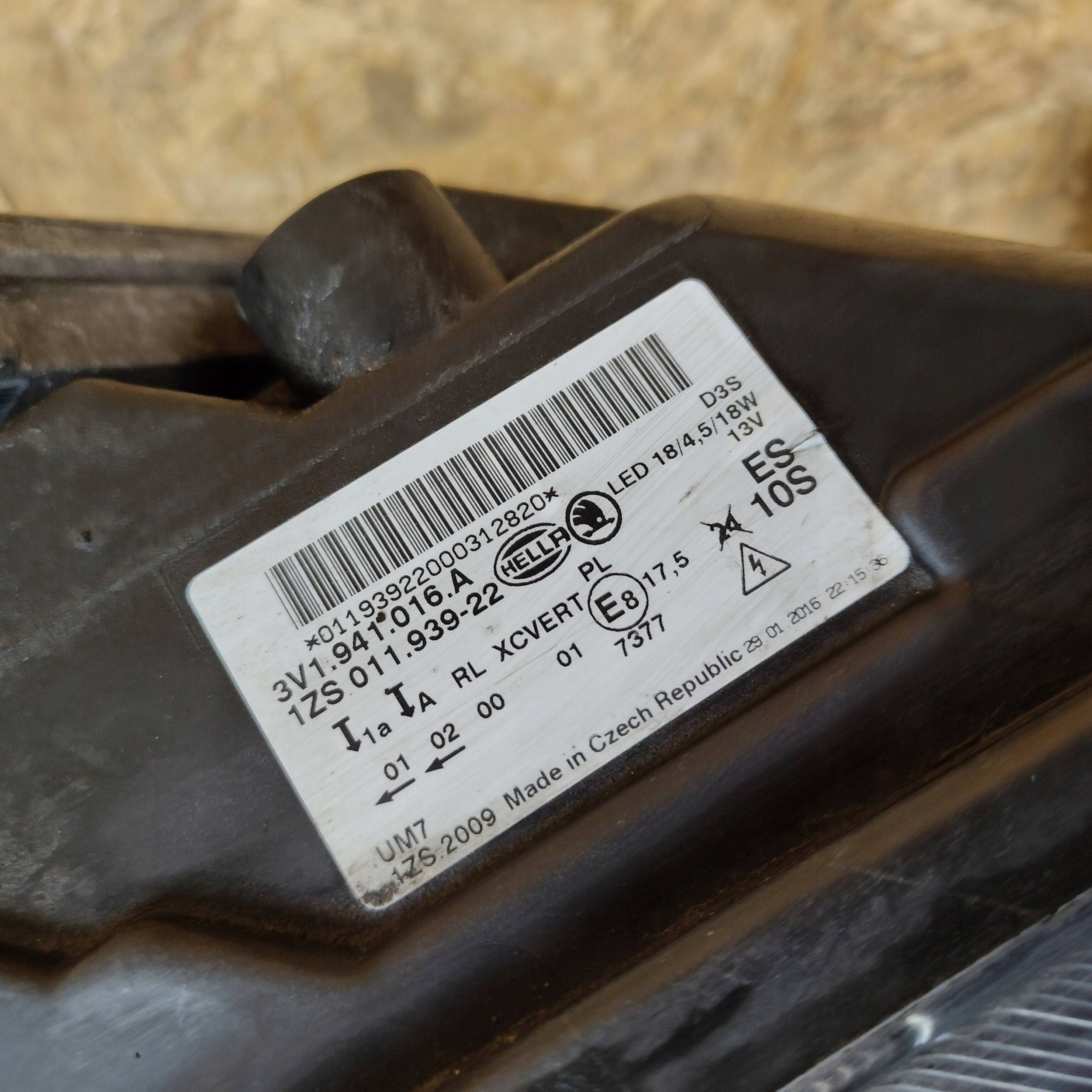Reflektor front side right Skoda Superb B8 Xenon positioning (3V) 3V1941016A